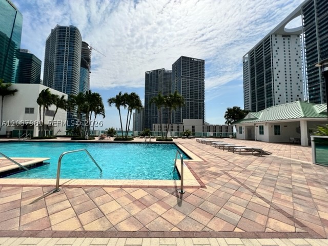 image Brickell on the River North40