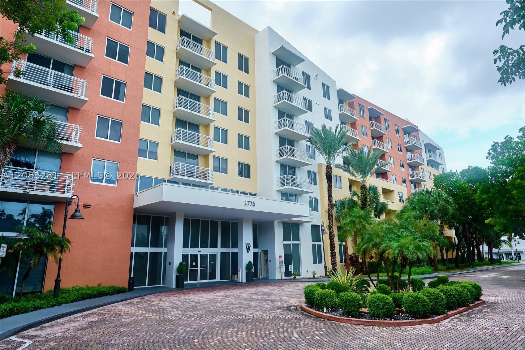 image The Venture at Aventura12
