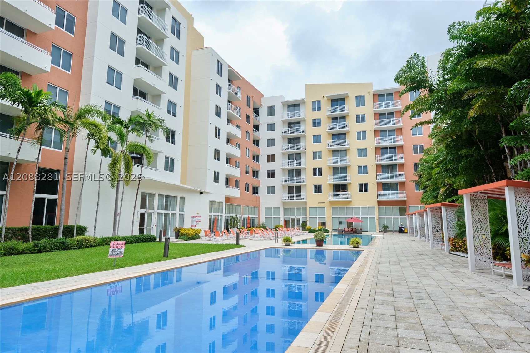 image The Venture at Aventura13