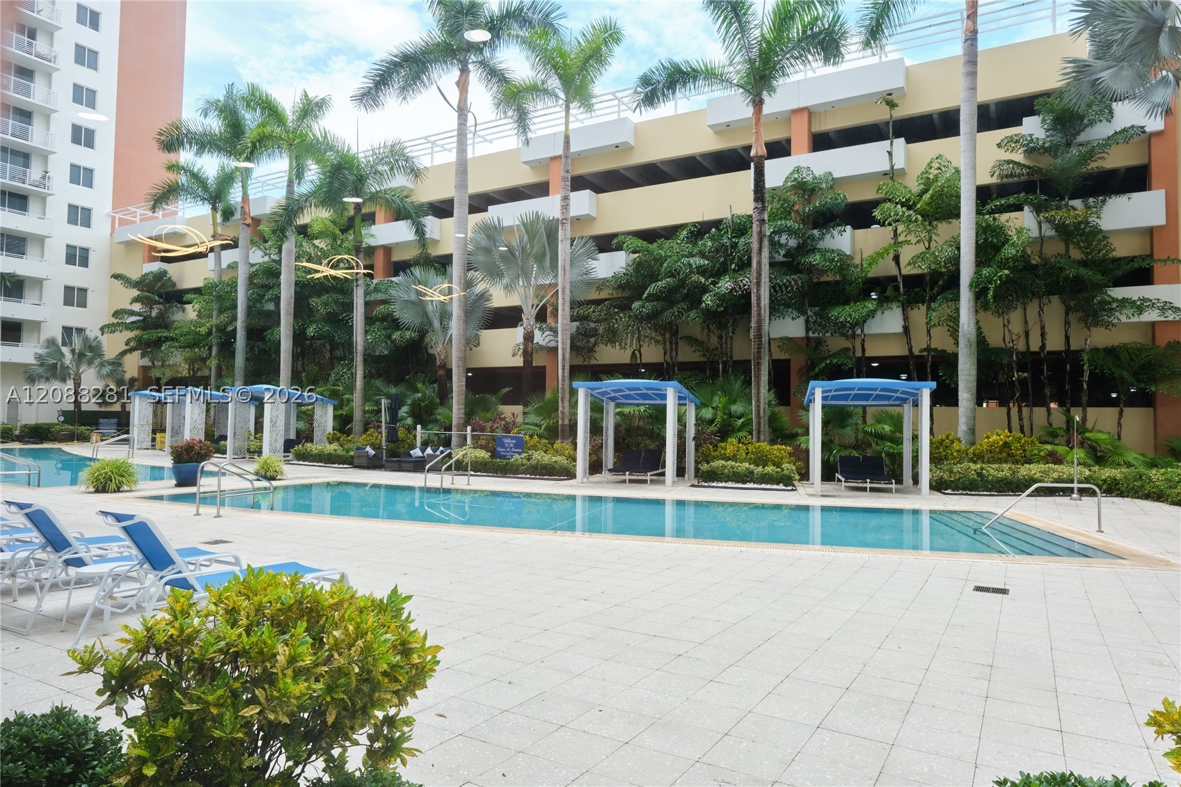 image The Venture at Aventura20