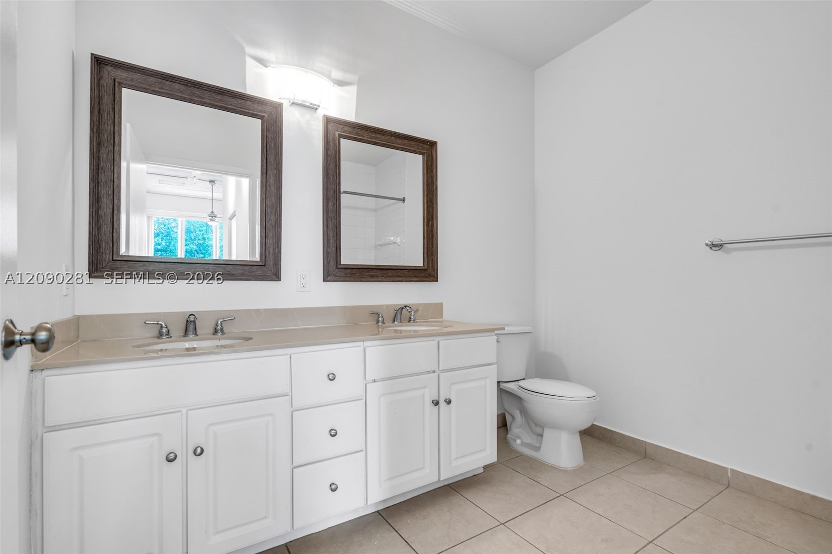 image Cite on the Bay West15