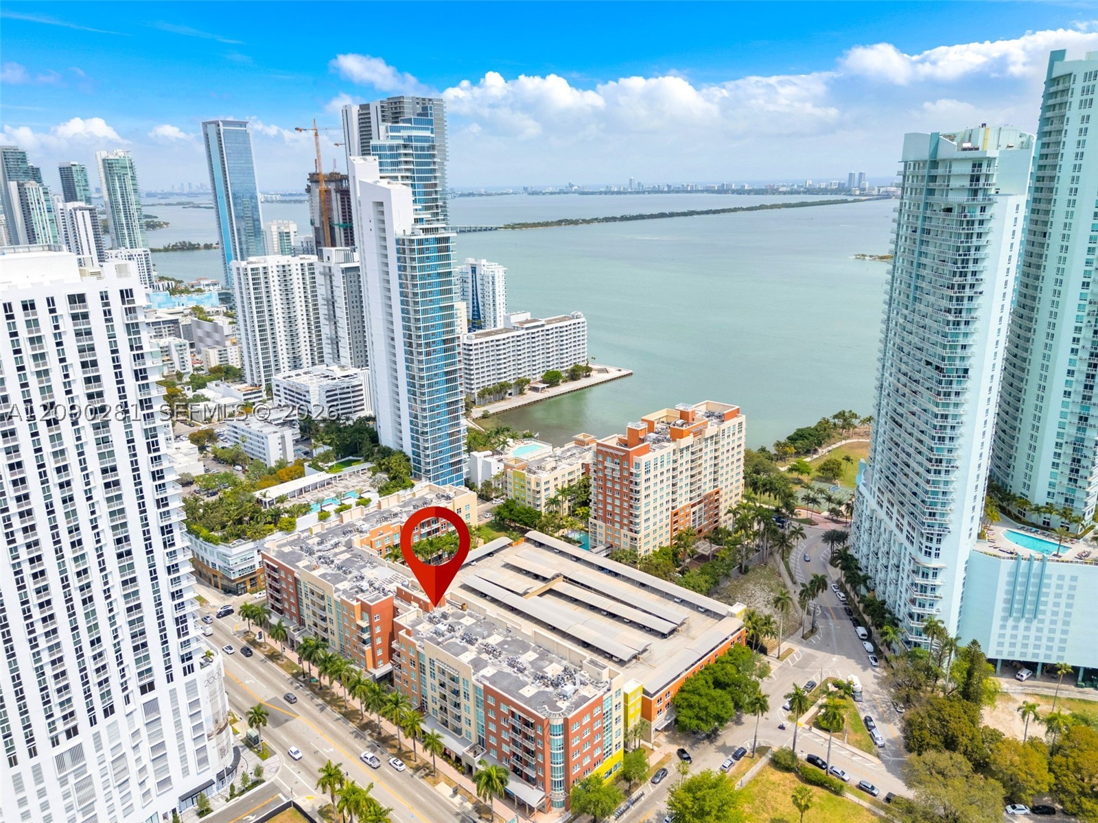 image Cite on the Bay West40