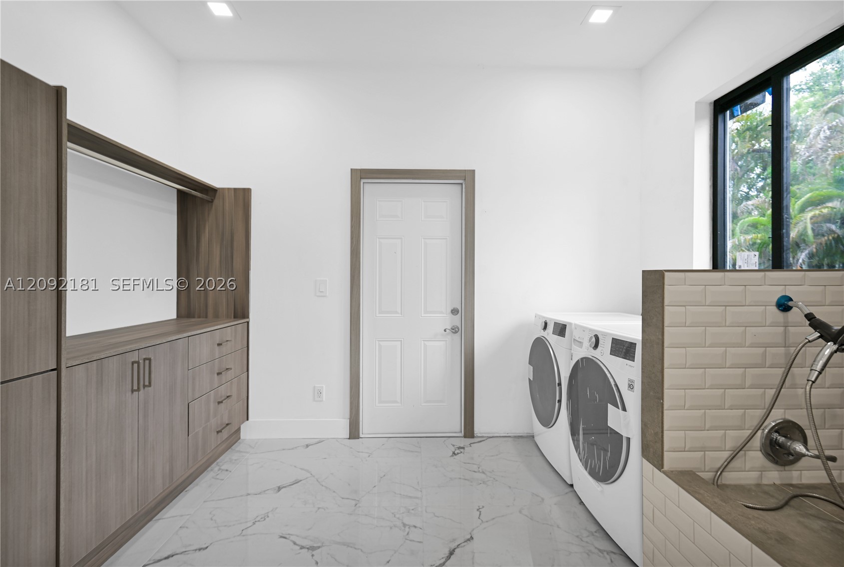 9505 SW 67th Ave Pinecrest, FL 33156