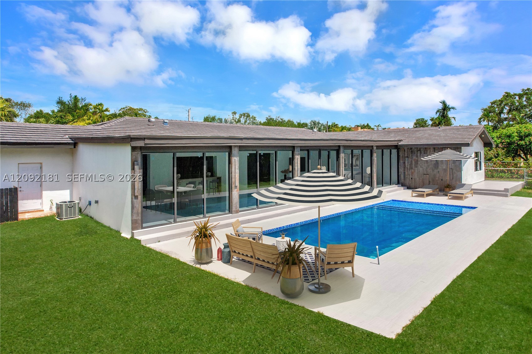 9505 SW 67th Ave Pinecrest, FL 33156
