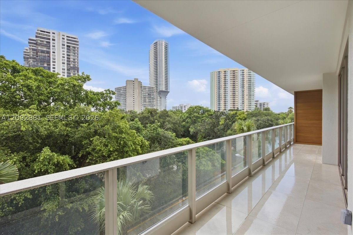 image 2200 Brickell2