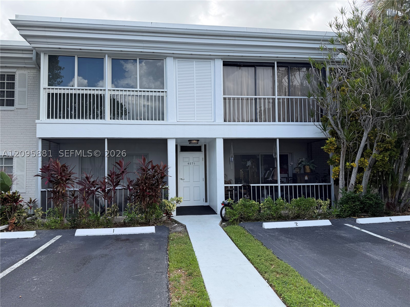 6275 Bay Clb Dr #2