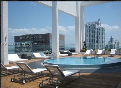 500 Brickell Ave #600