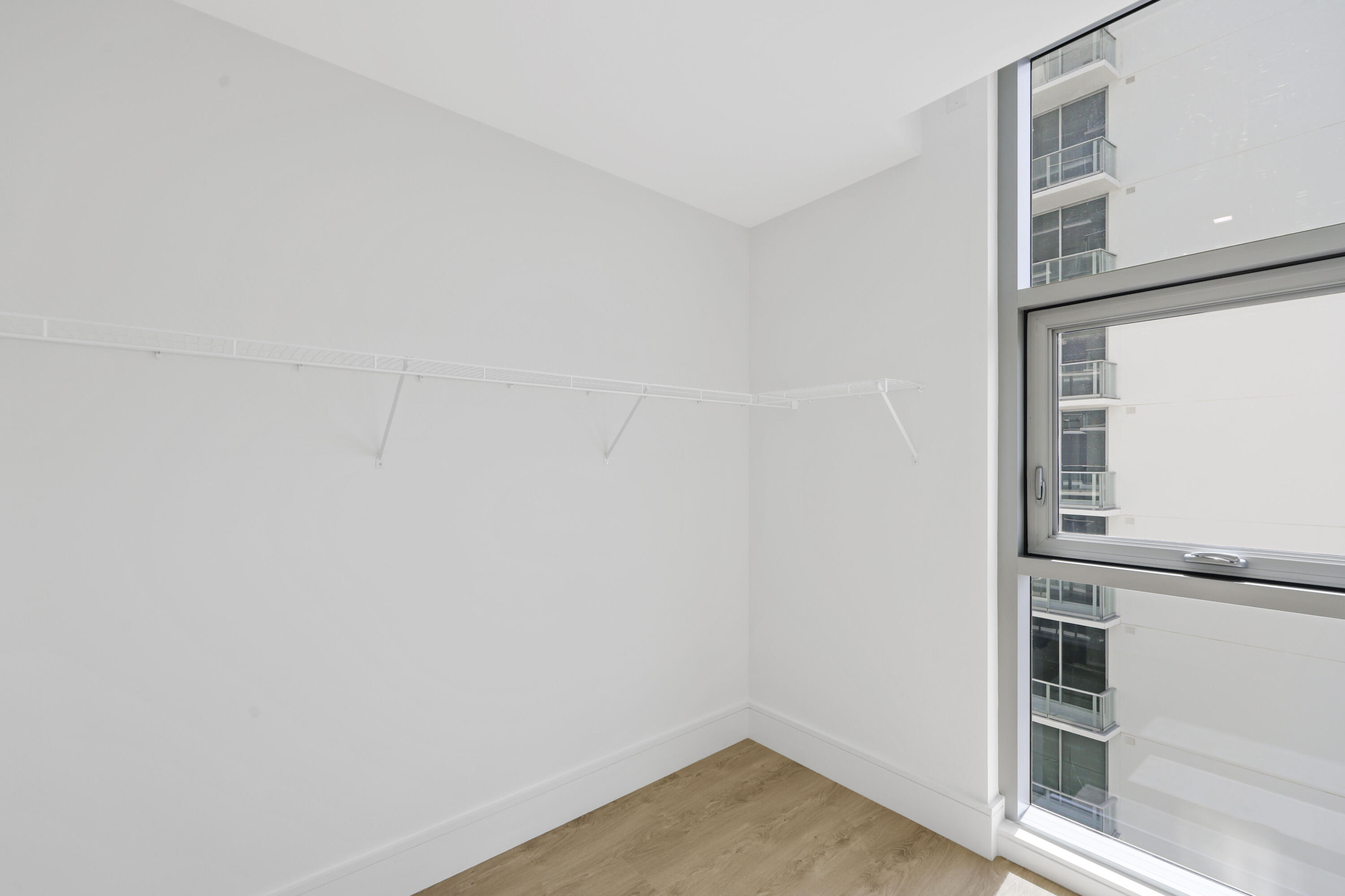 220 Lake Shr #1823 Lake Park, FL 33403