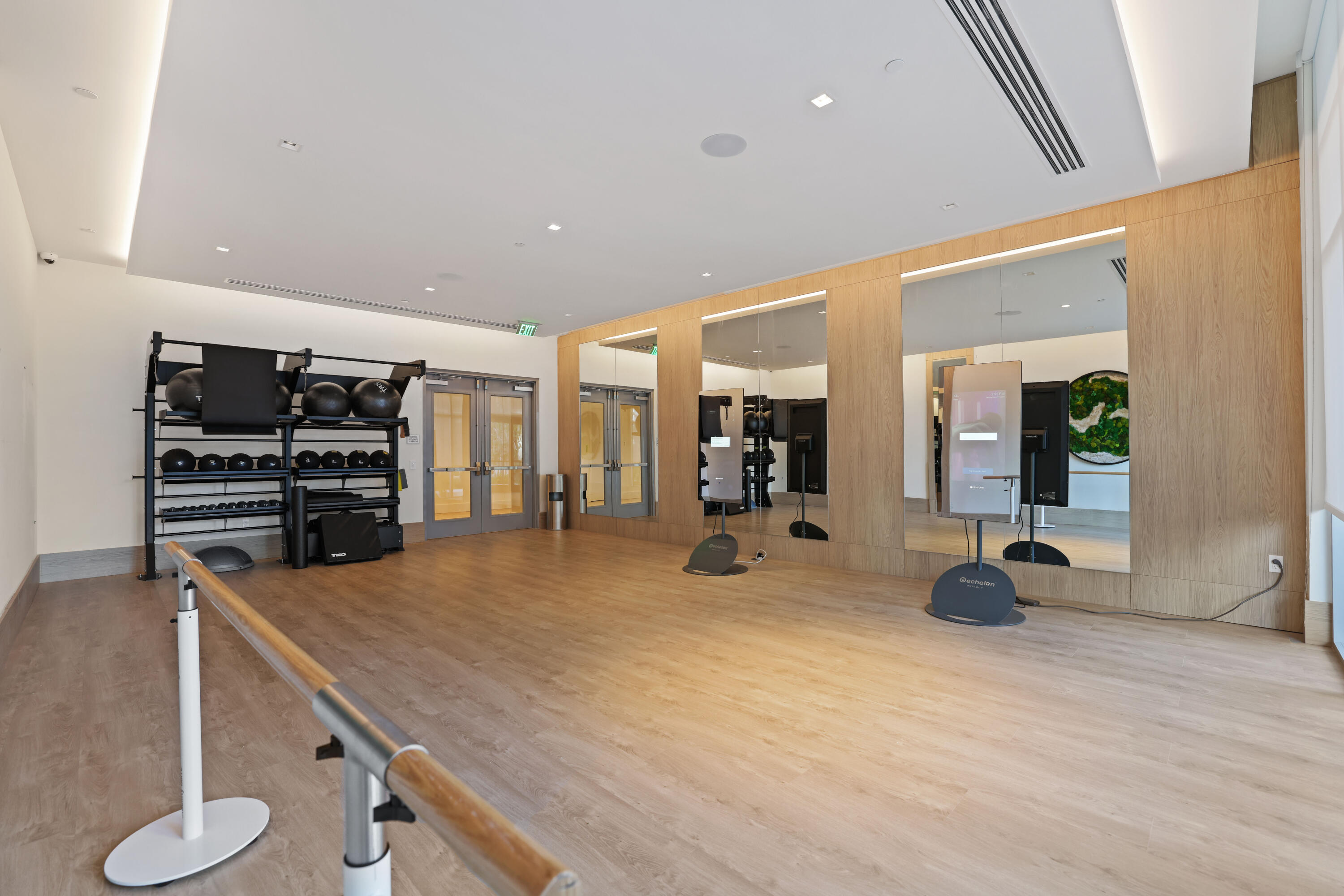 220 Lake Shr #1823 Lake Park, FL 33403