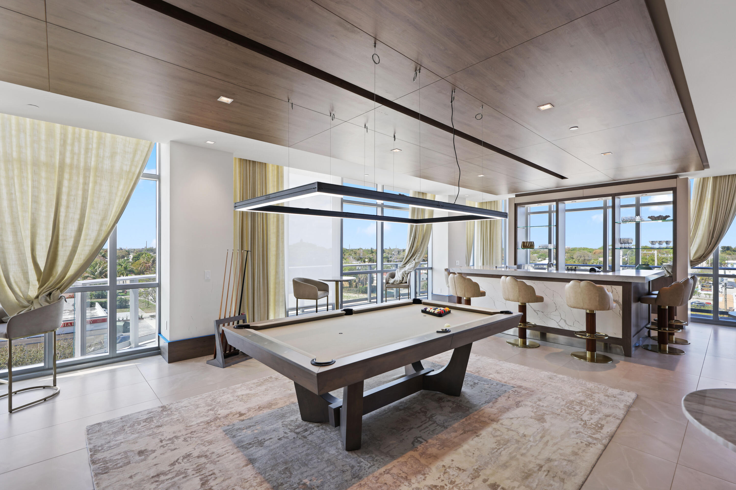 220 Lake Shr #1823 Lake Park, FL 33403