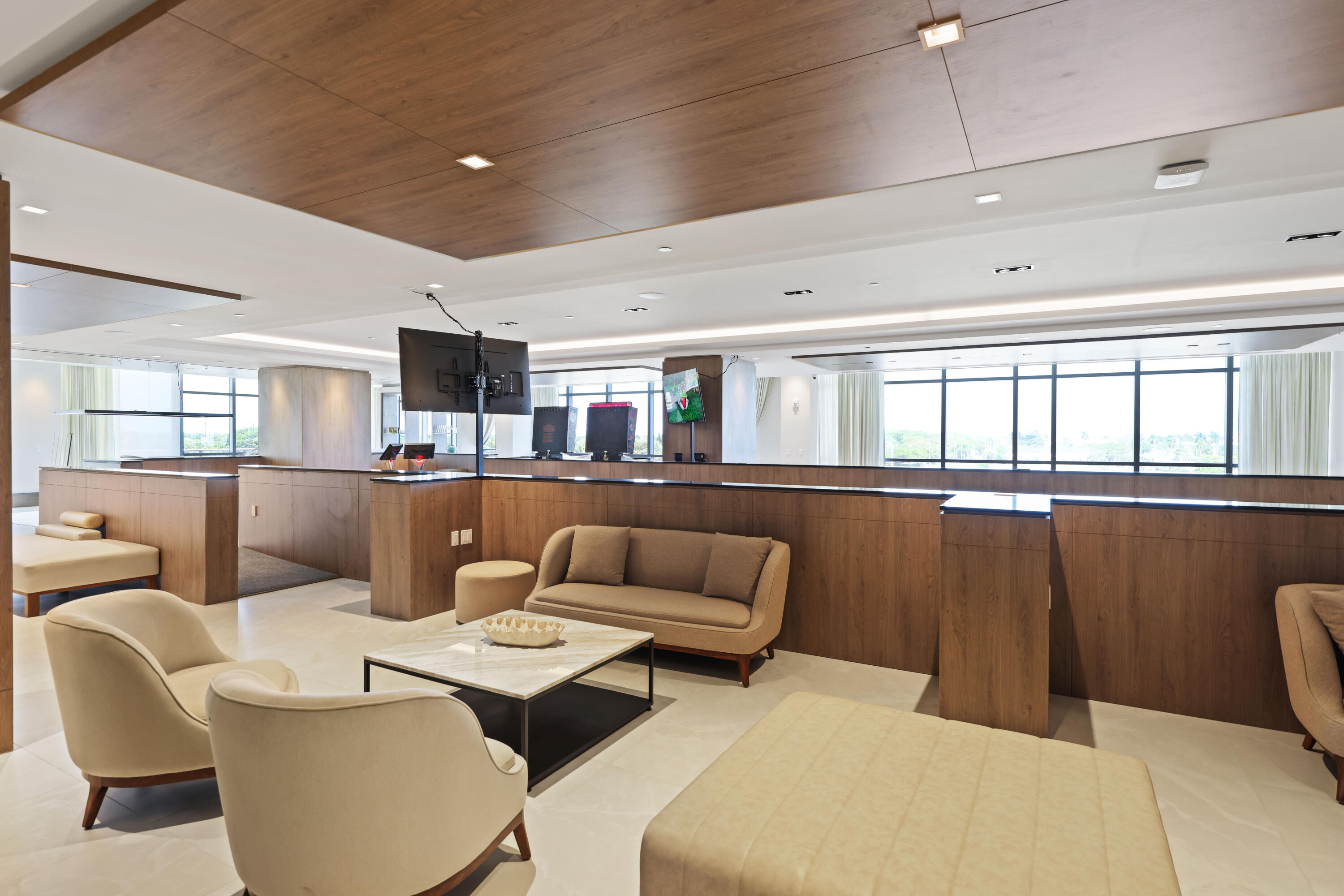 220 Lake Shr #1823 Lake Park, FL 33403