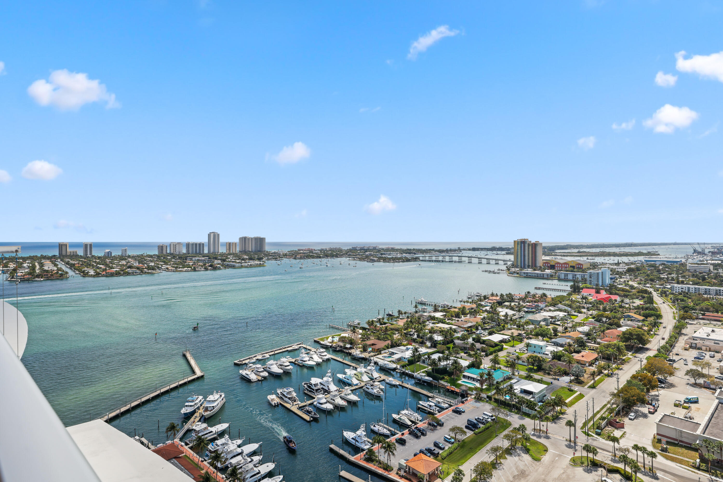 220 Lake Shr #1823 Lake Park, FL 33403