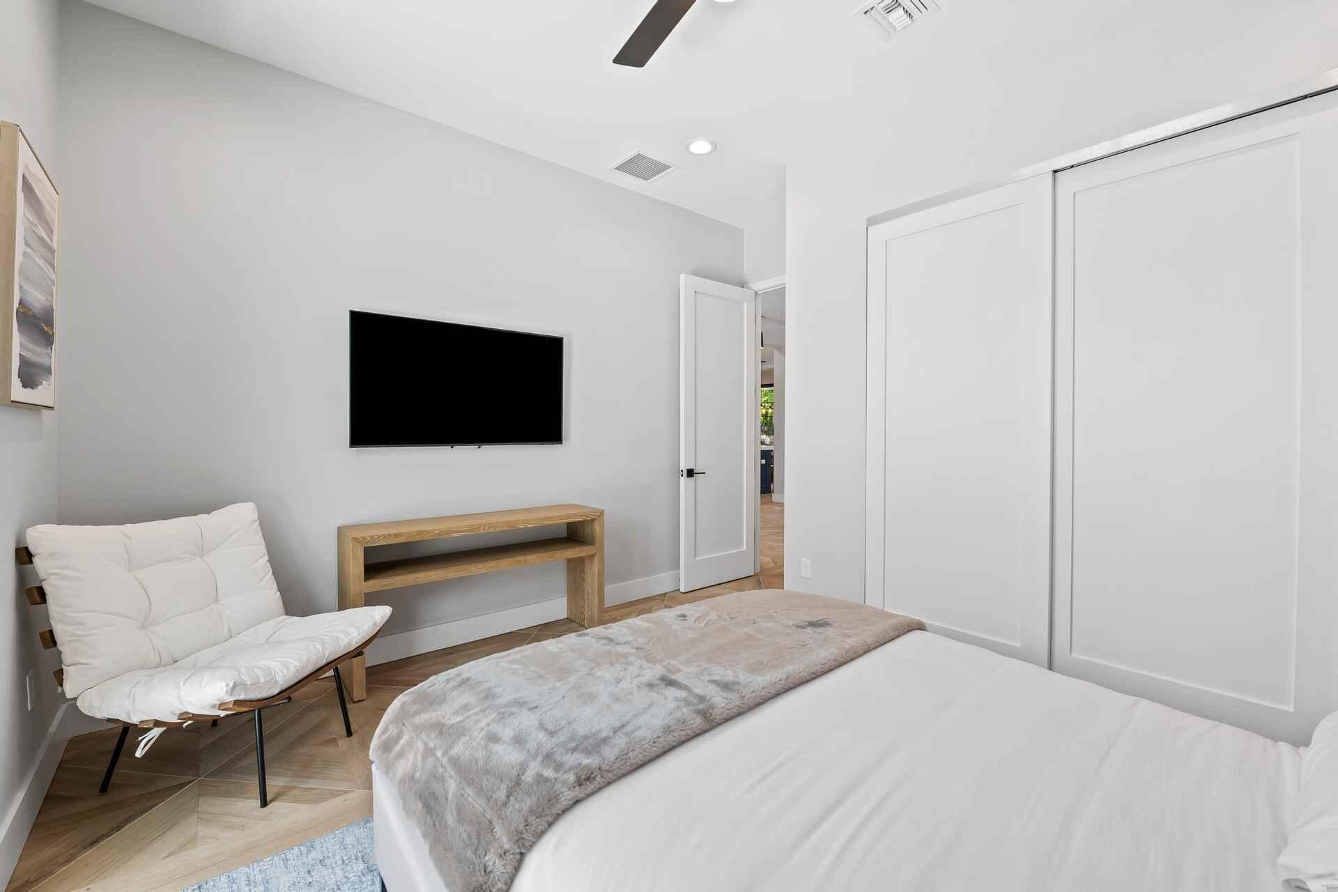 3400 NE 25th Fort Lauderdale, FL 33305