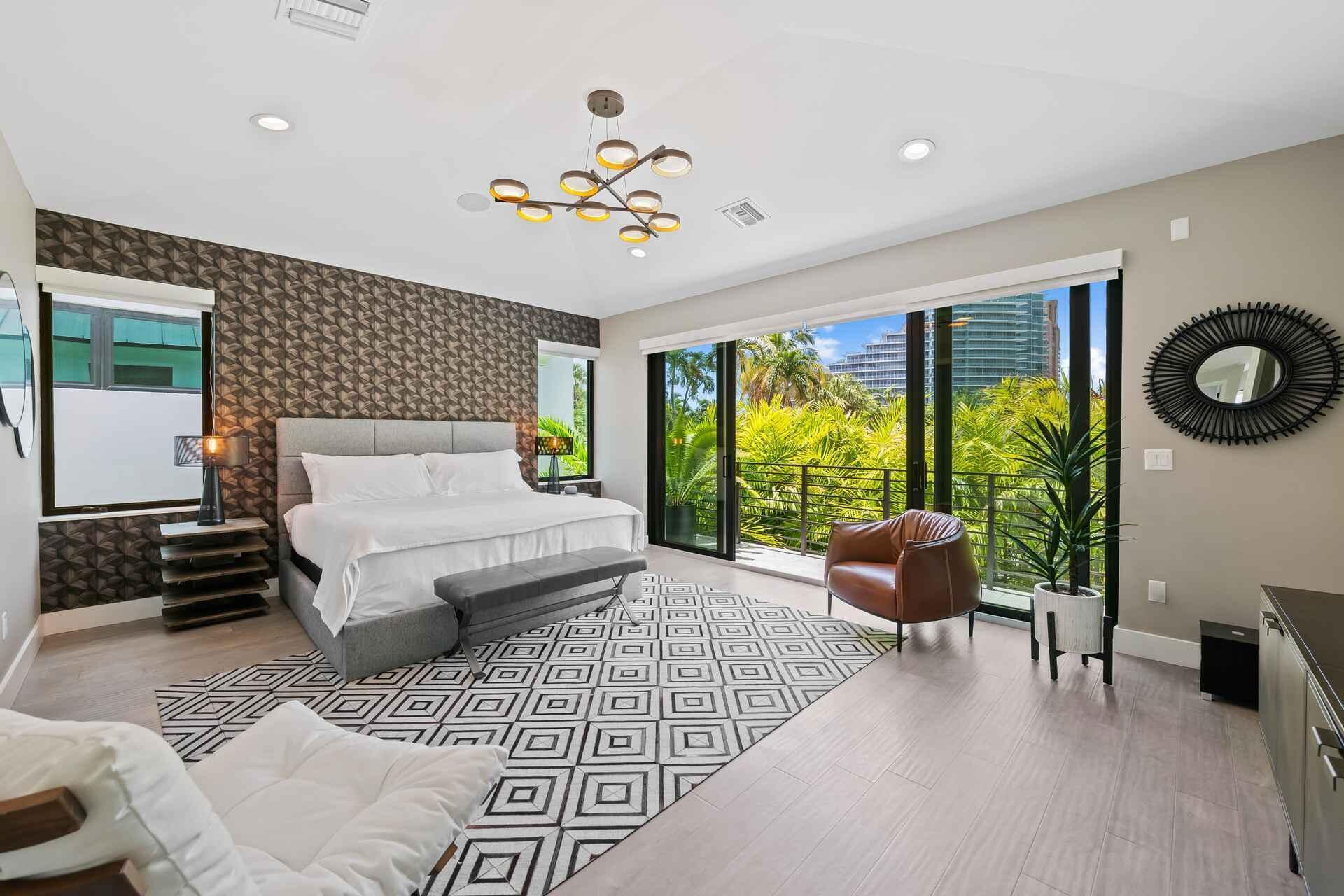 3400 NE 25th Fort Lauderdale, FL 33305