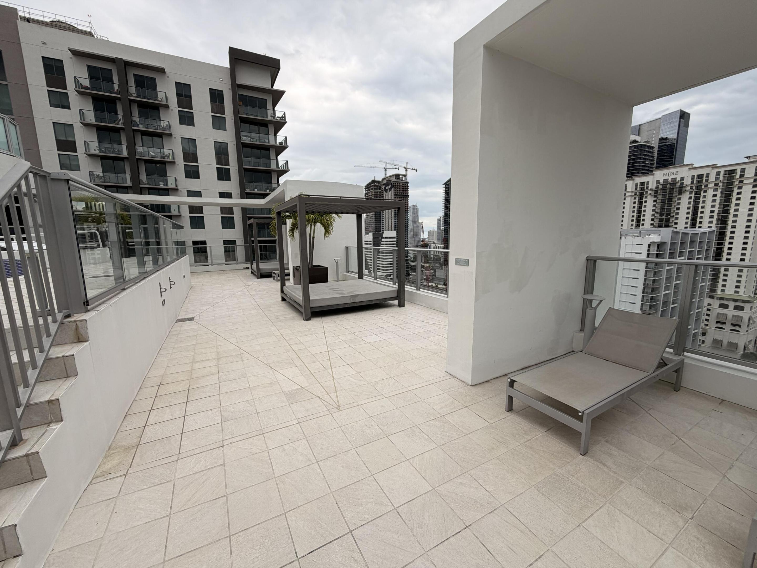 image Brickell Ten33