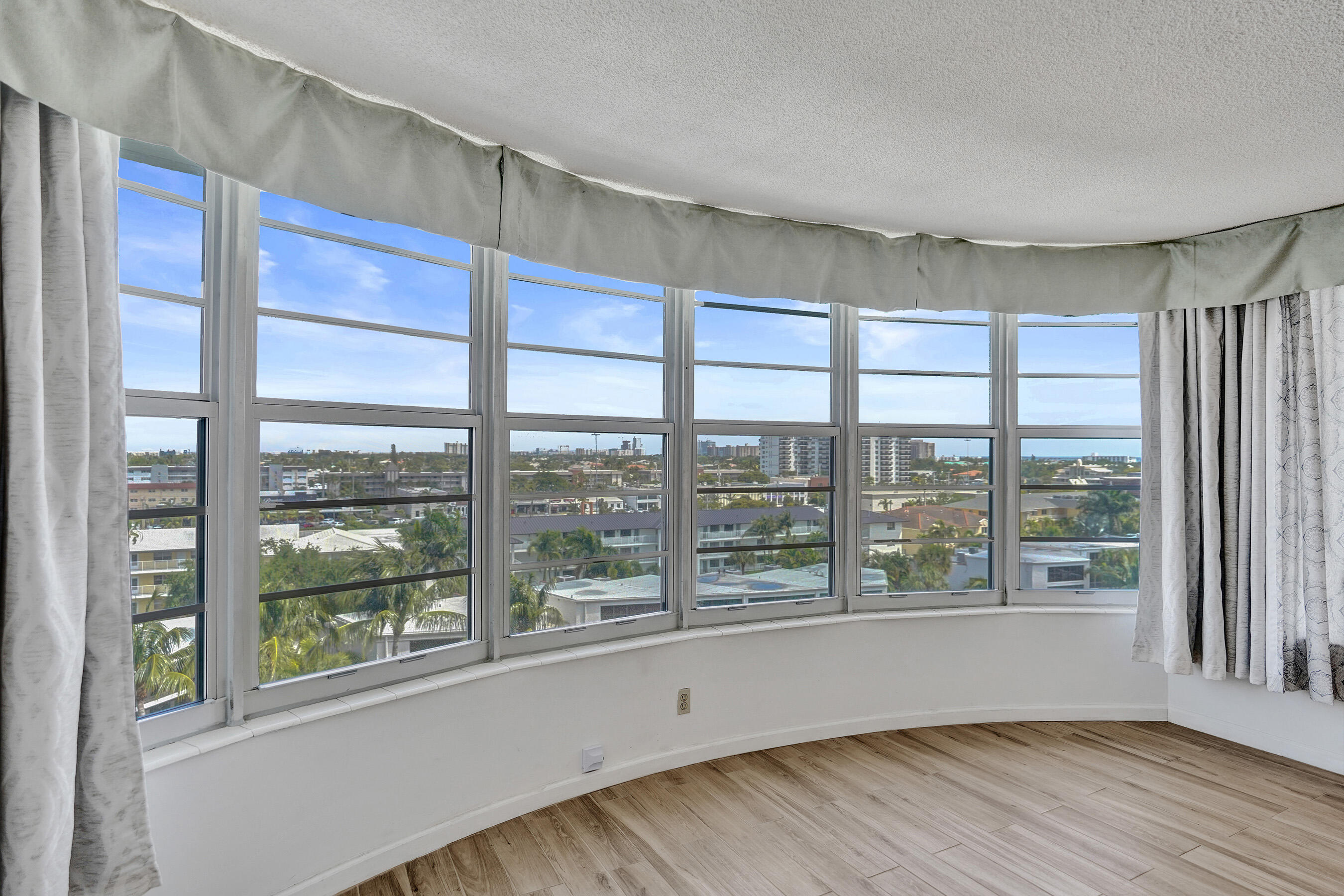 3051 NE 48th #702 Fort Lauderdale, FL 33308
