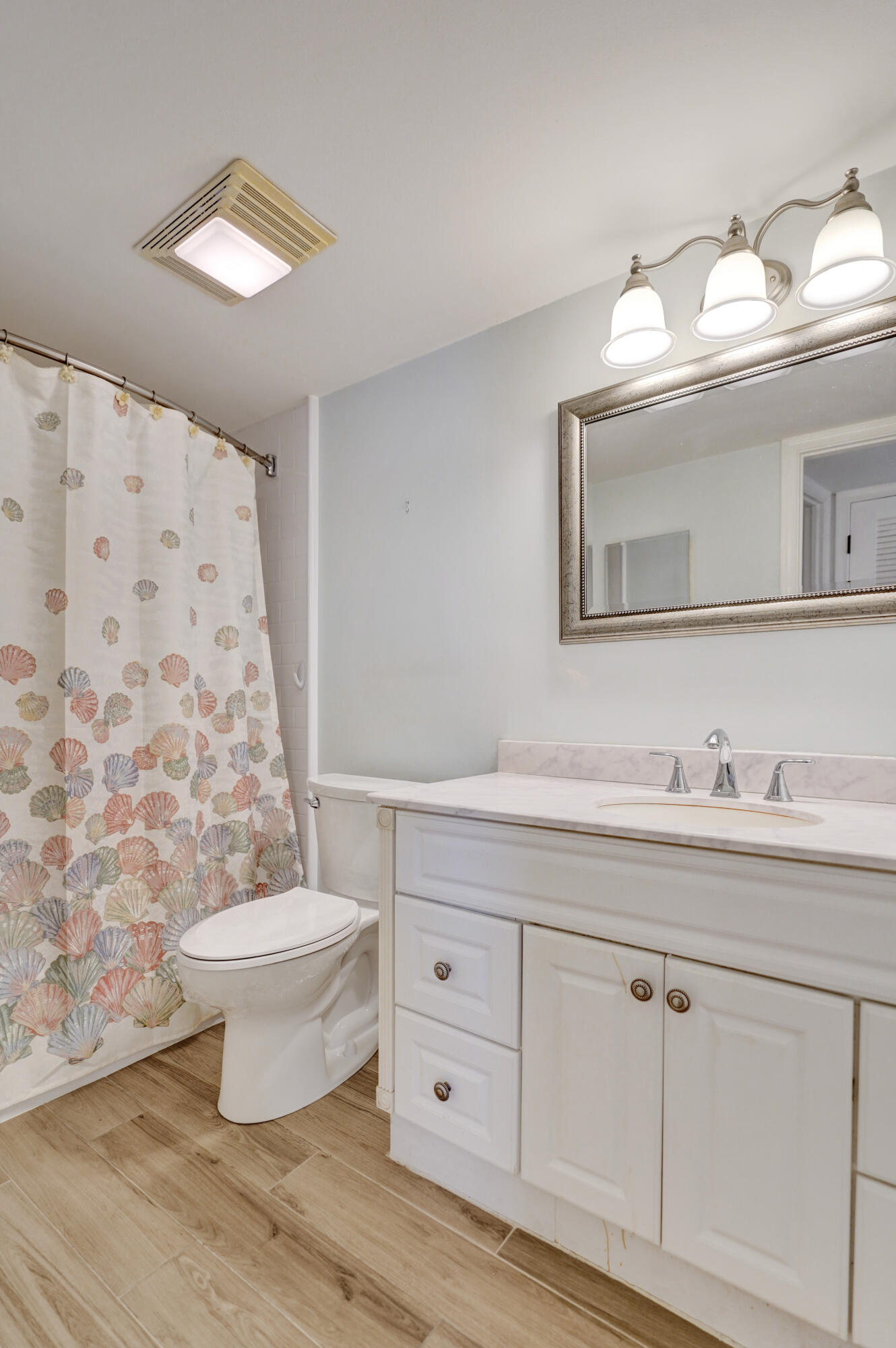 3051 NE 48th #702 Fort Lauderdale, FL 33308