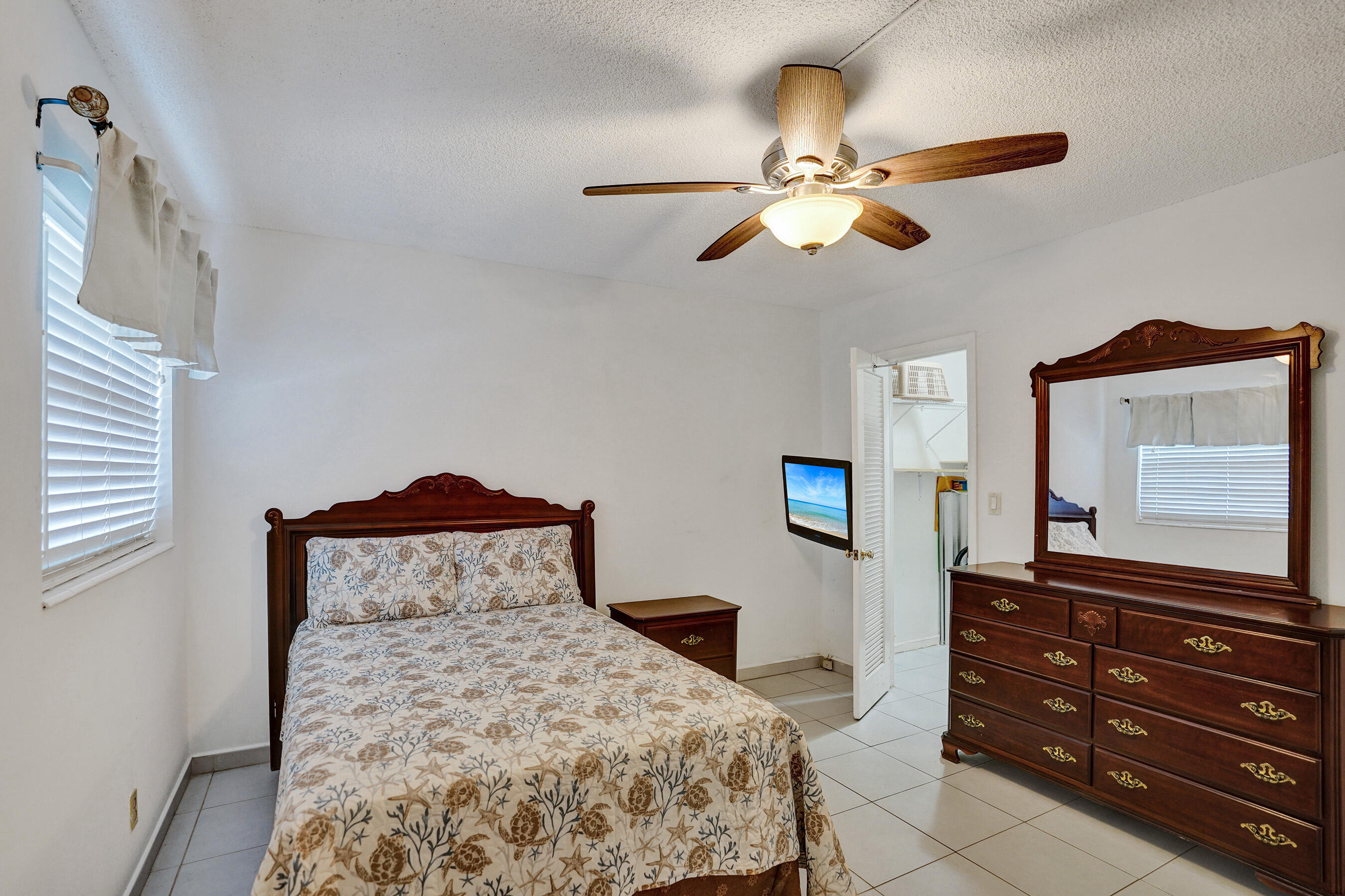 3051 NE 48th #702 Fort Lauderdale, FL 33308