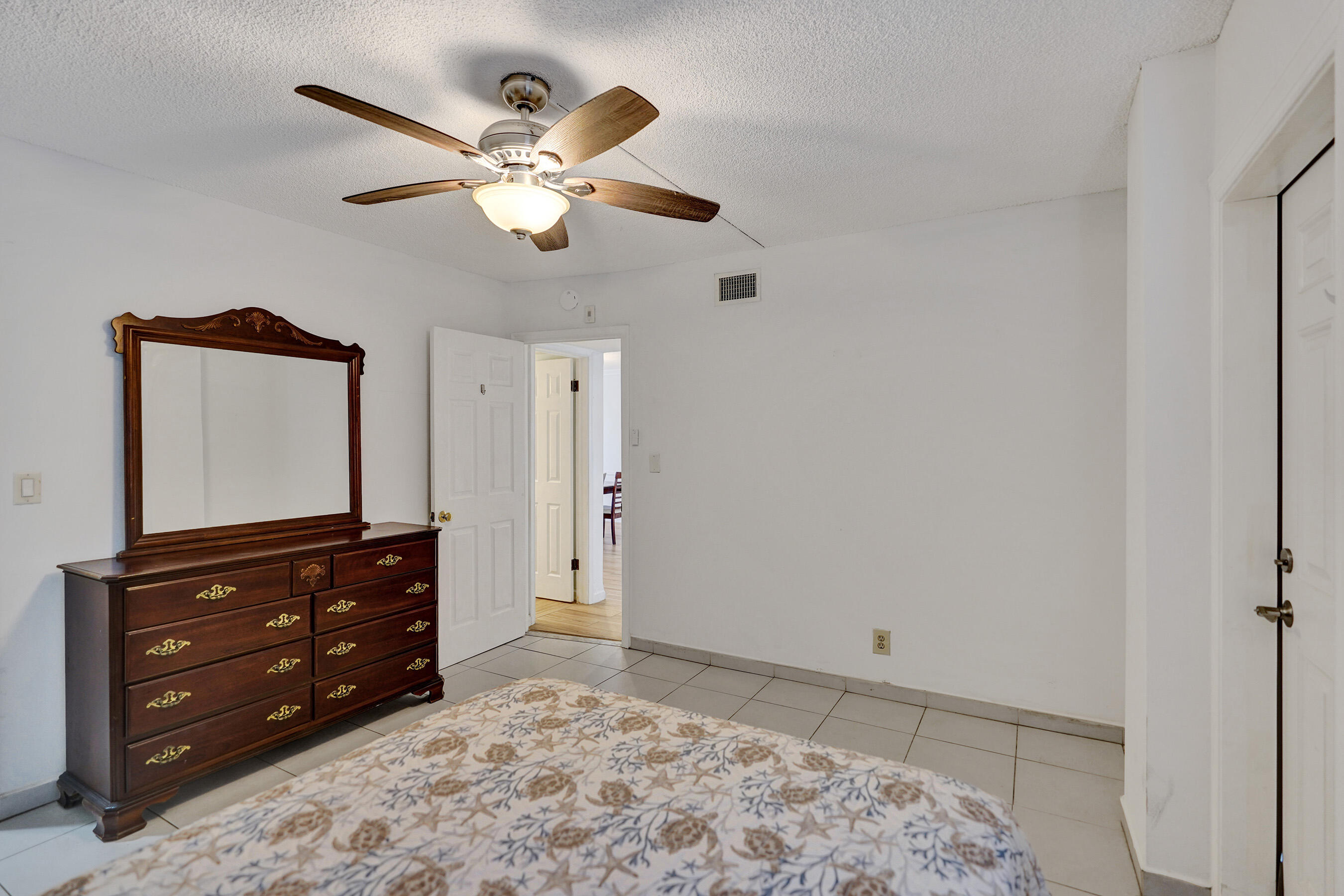 3051 NE 48th #702 Fort Lauderdale, FL 33308