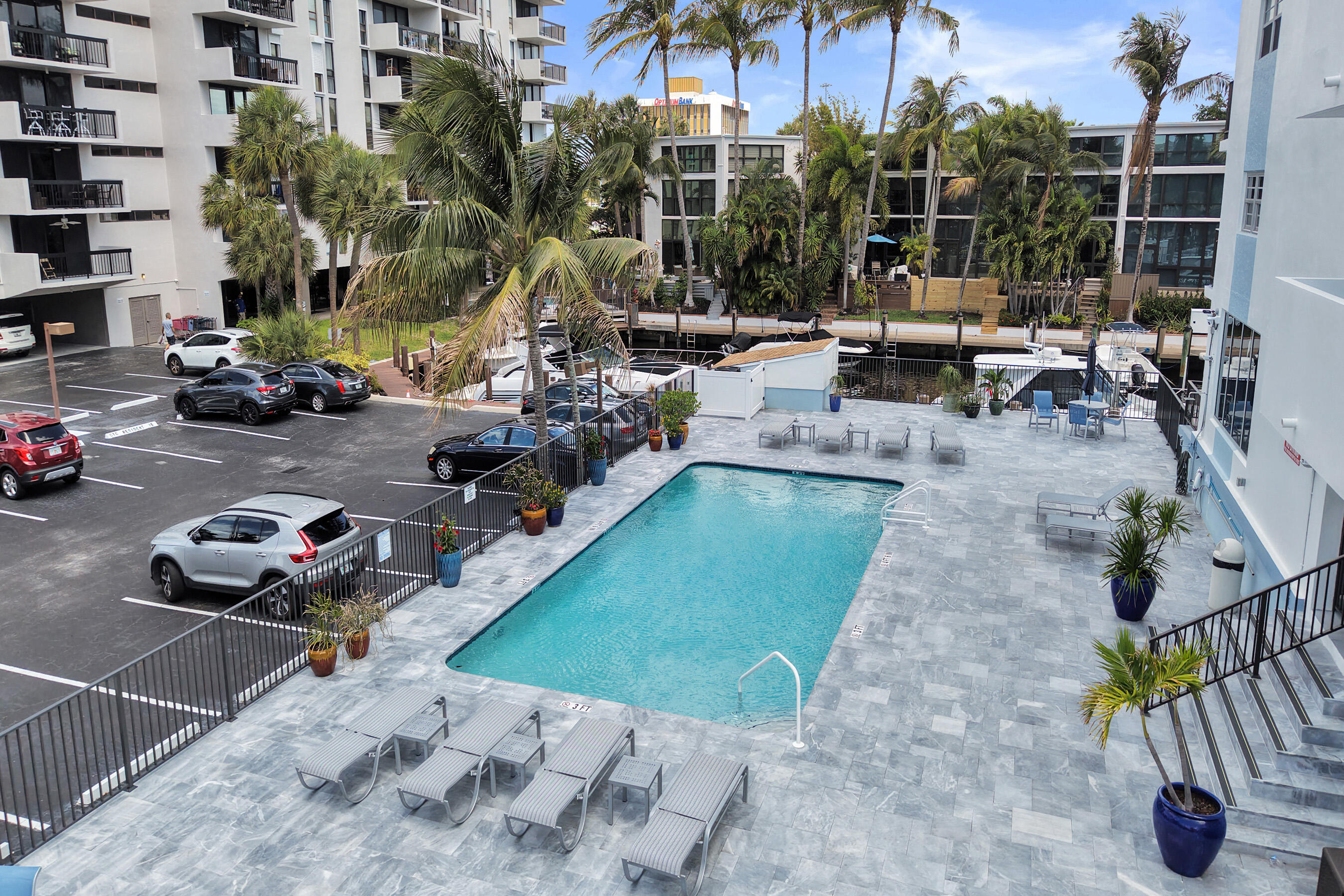 3051 NE 48th #702 Fort Lauderdale, FL 33308