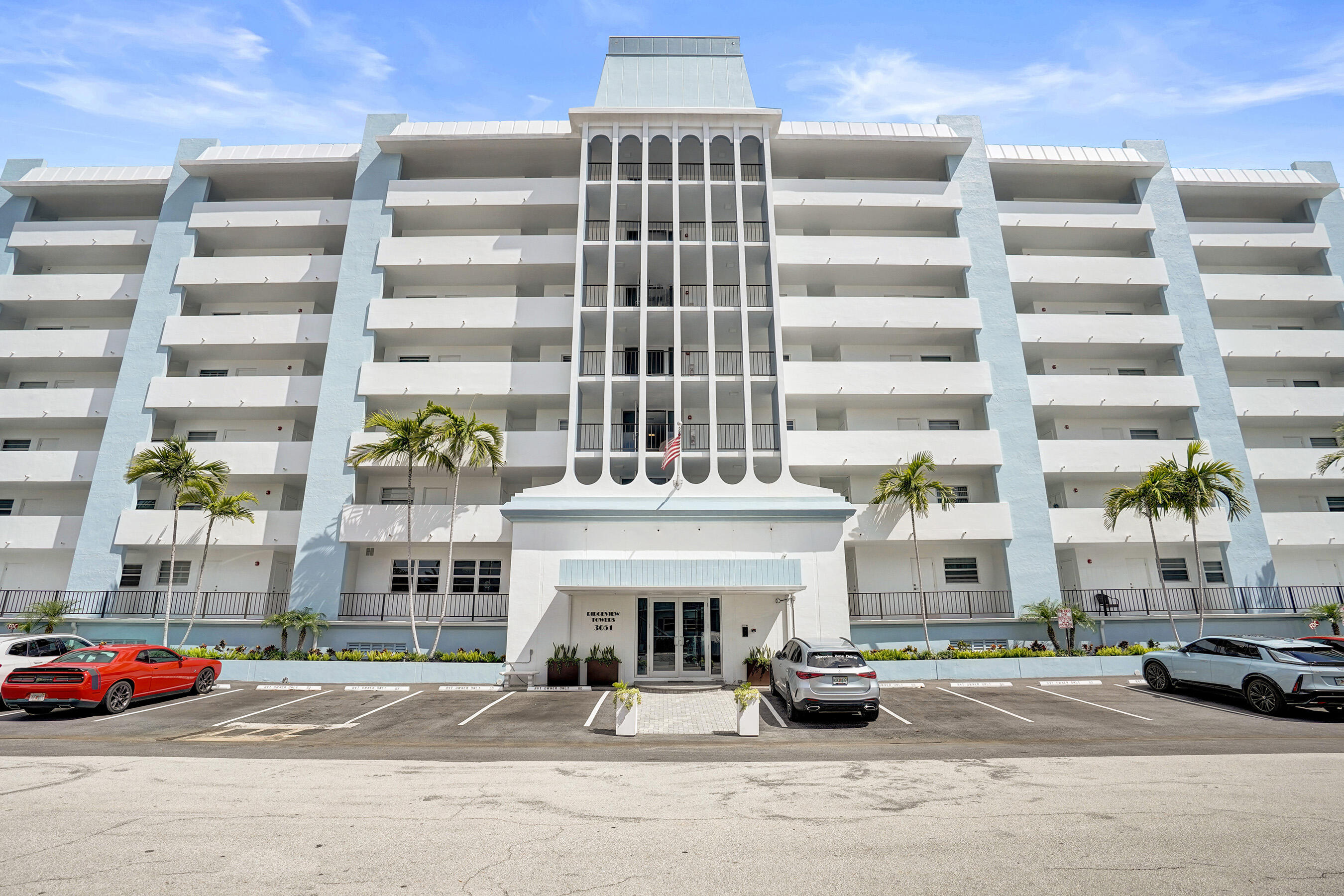 3051 NE 48th #702 Fort Lauderdale, FL 33308