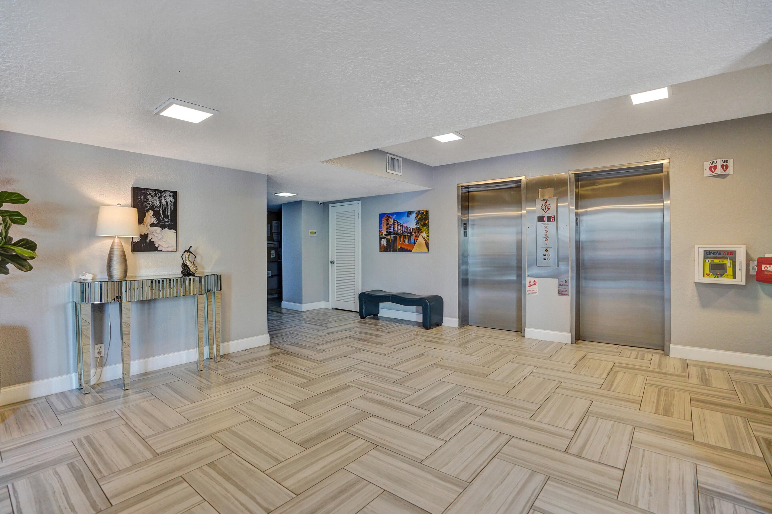 3051 NE 48th #702 Fort Lauderdale, FL 33308