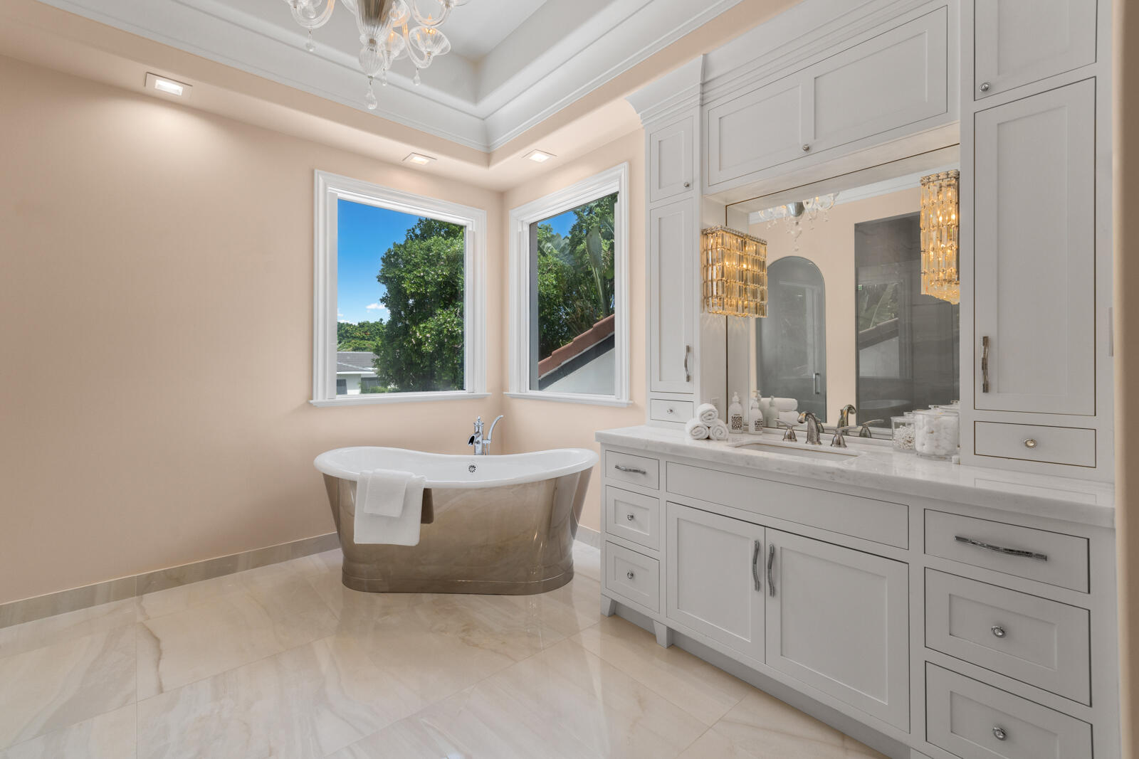 1207 Spanish Riv Boca Raton, FL 33432