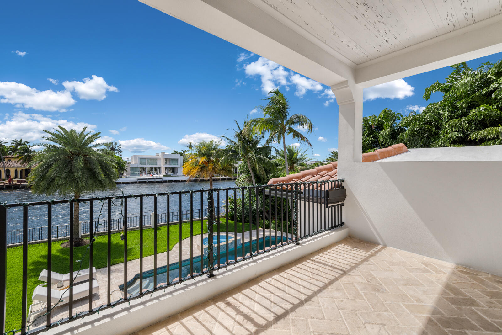 1207 Spanish Riv Boca Raton, FL 33432