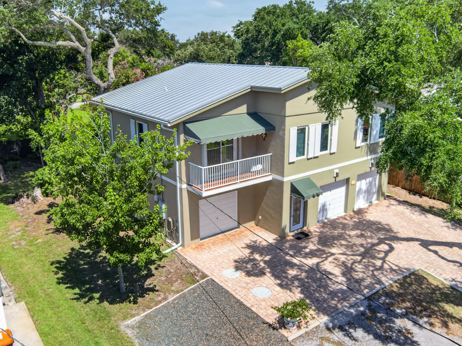 9435 Frangipani