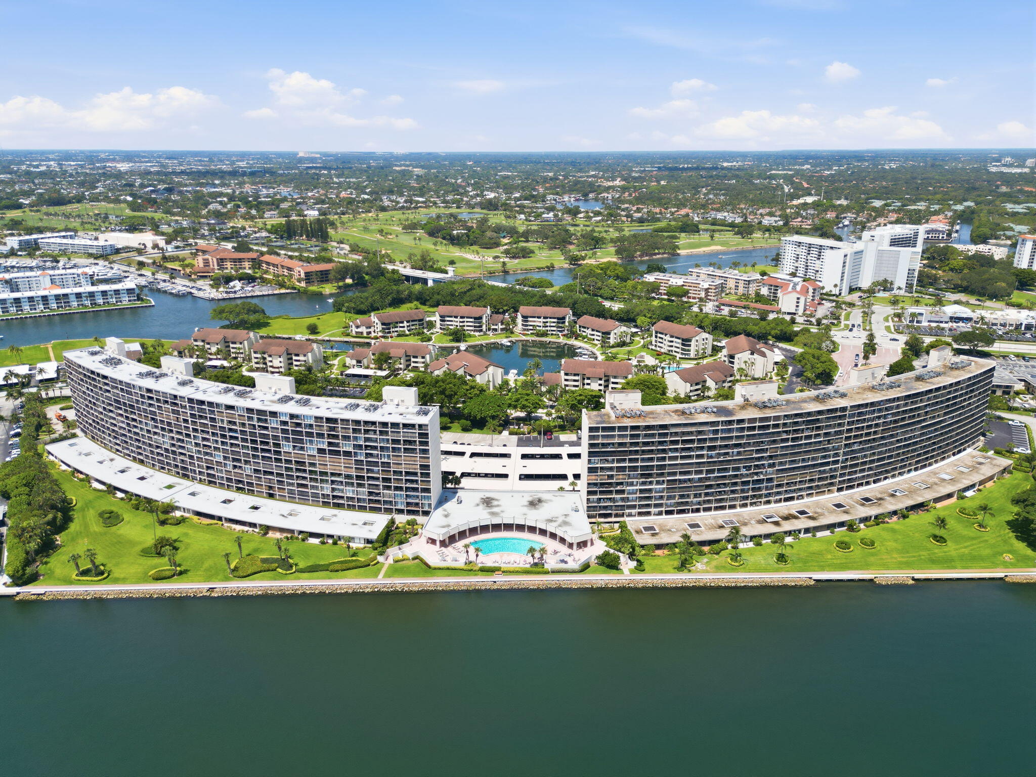 124 Lakeshore #8280