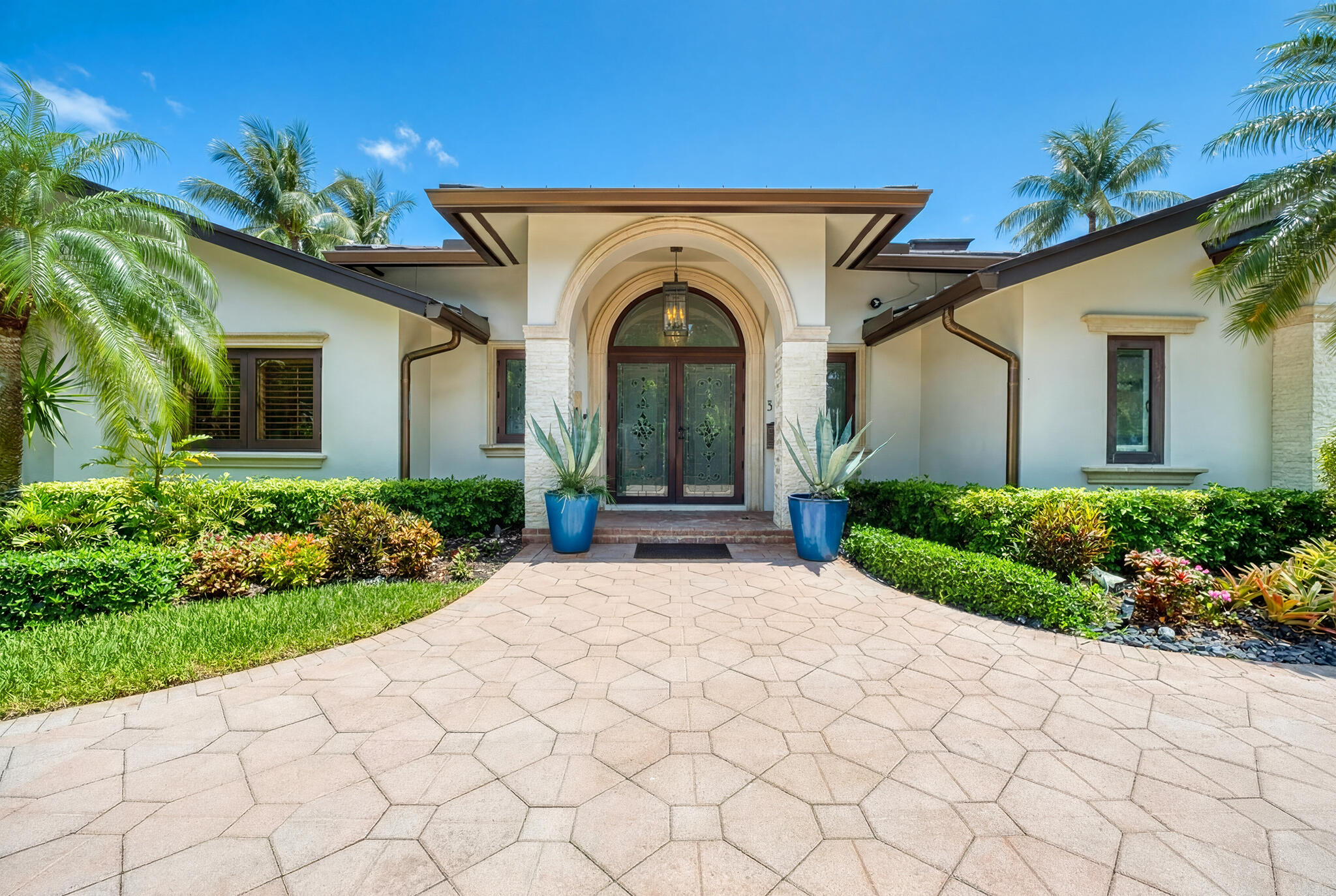 3233 NE 40th Fort Lauderdale, FL 33308