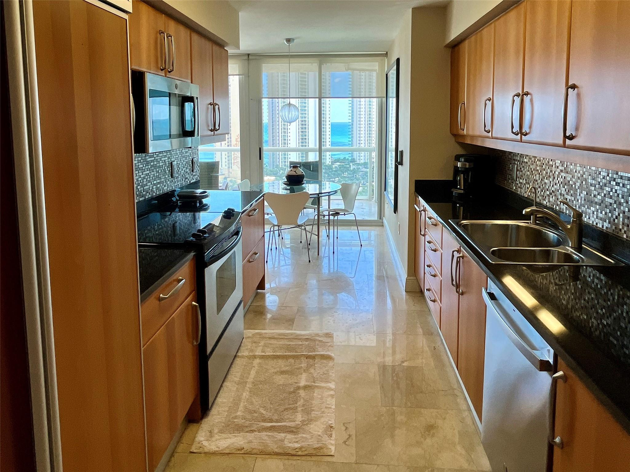 16500 Collins #2052 Sunny Isles Beach, FL 33160