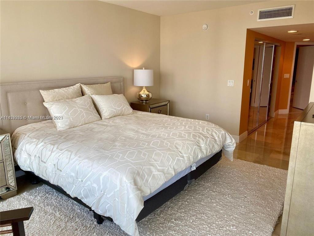 16500 Collins #2052 Sunny Isles Beach, FL 33160