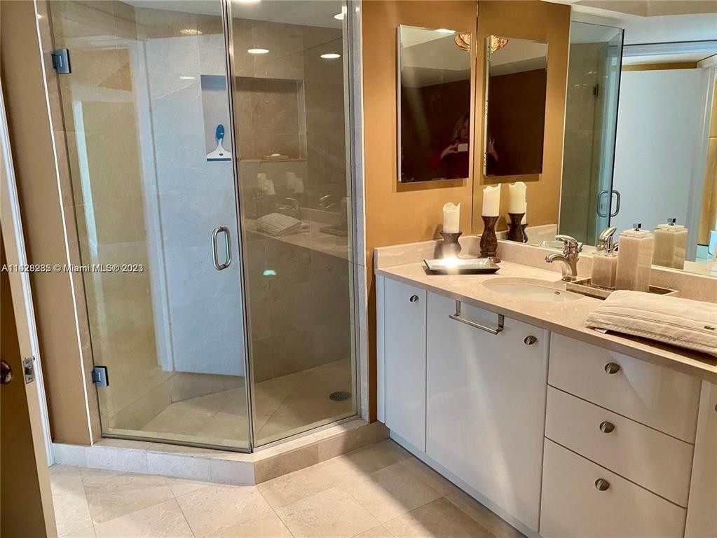 16500 Collins #2052 Sunny Isles Beach, FL 33160