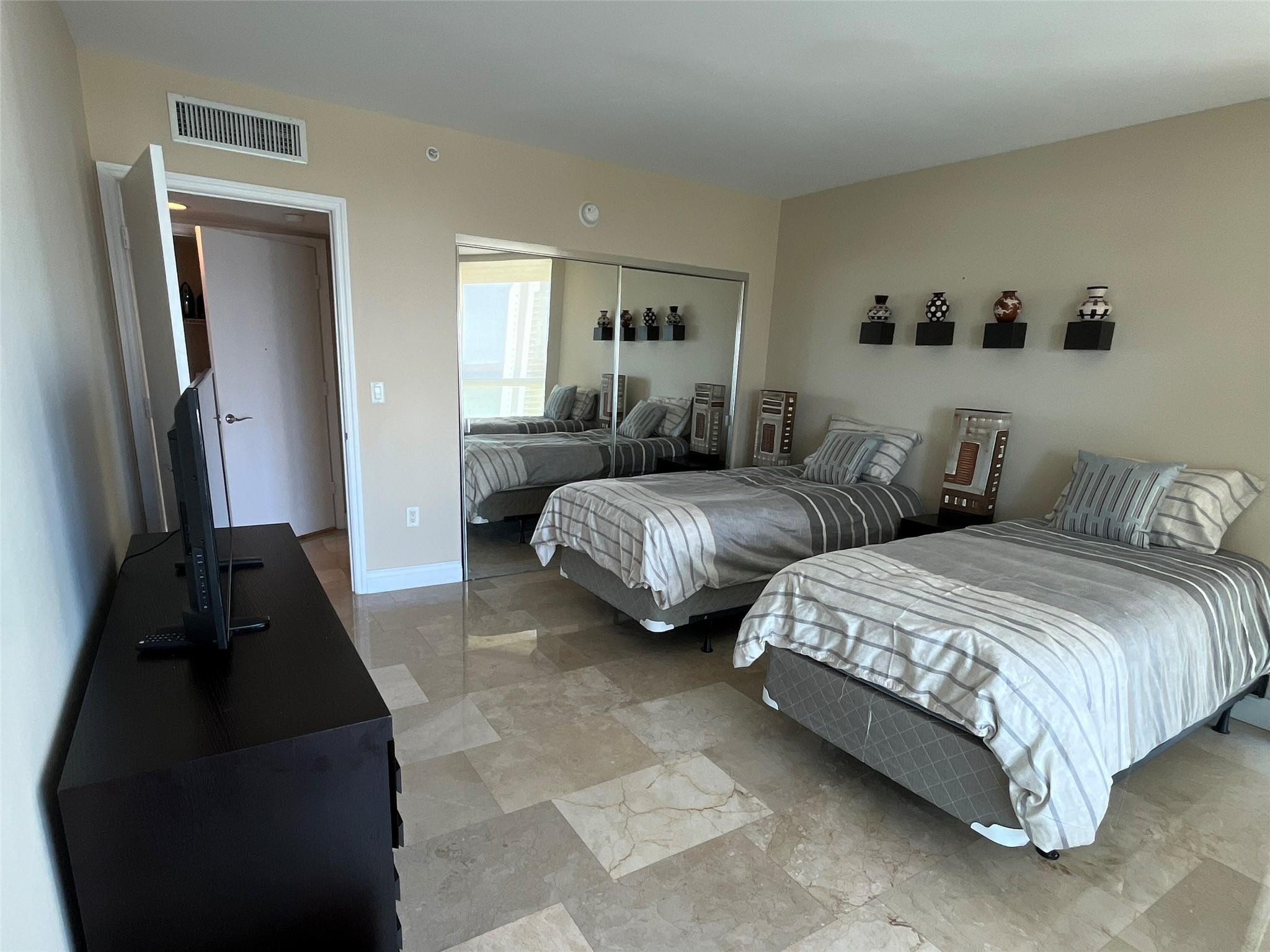 16500 Collins #2052 Sunny Isles Beach, FL 33160