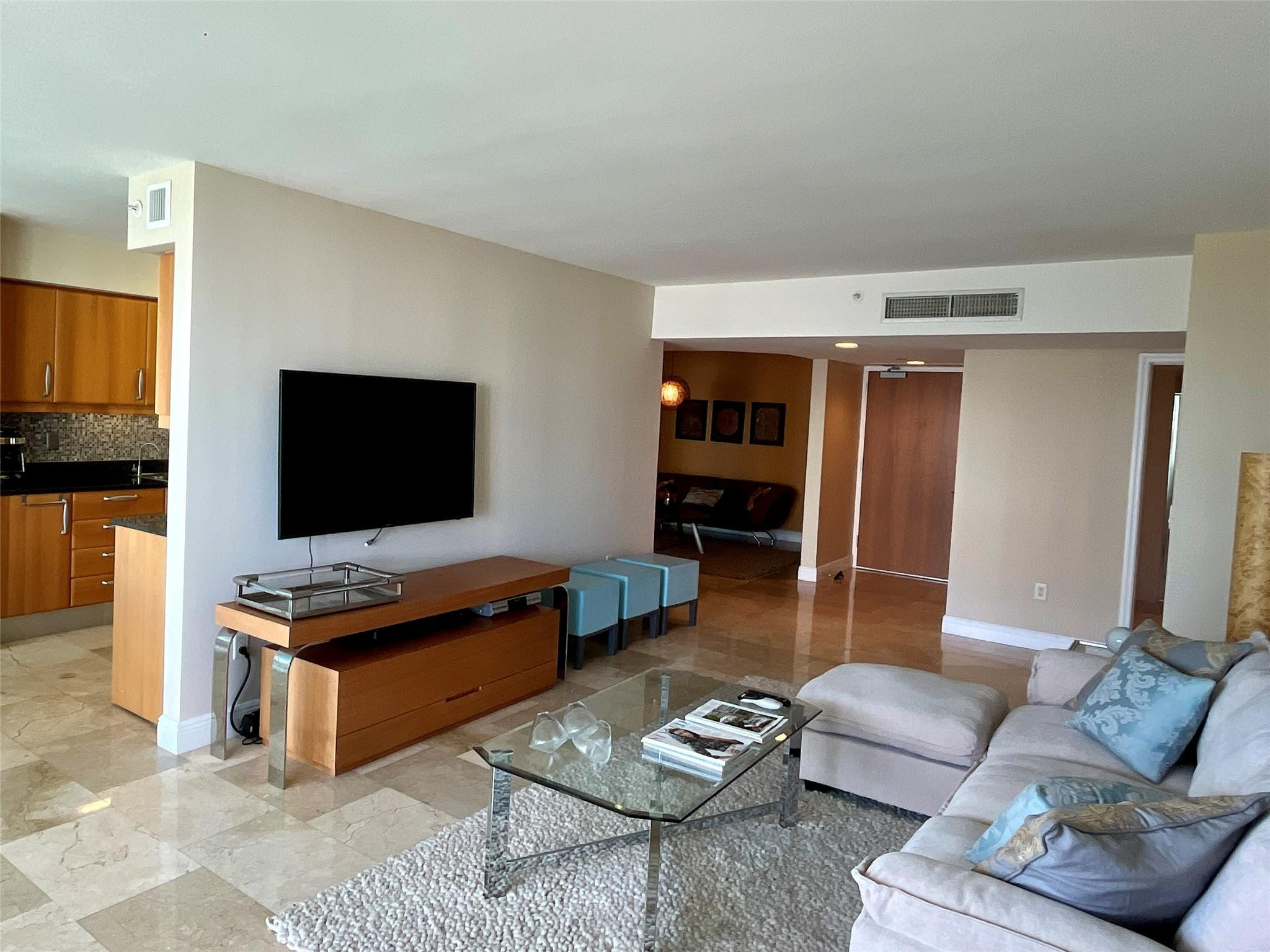 16500 Collins #2052 Sunny Isles Beach, FL 33160