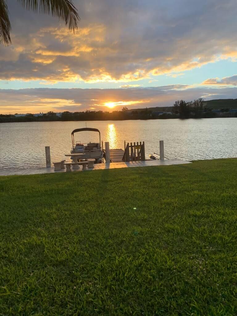 4311 Crystal Lk Dr