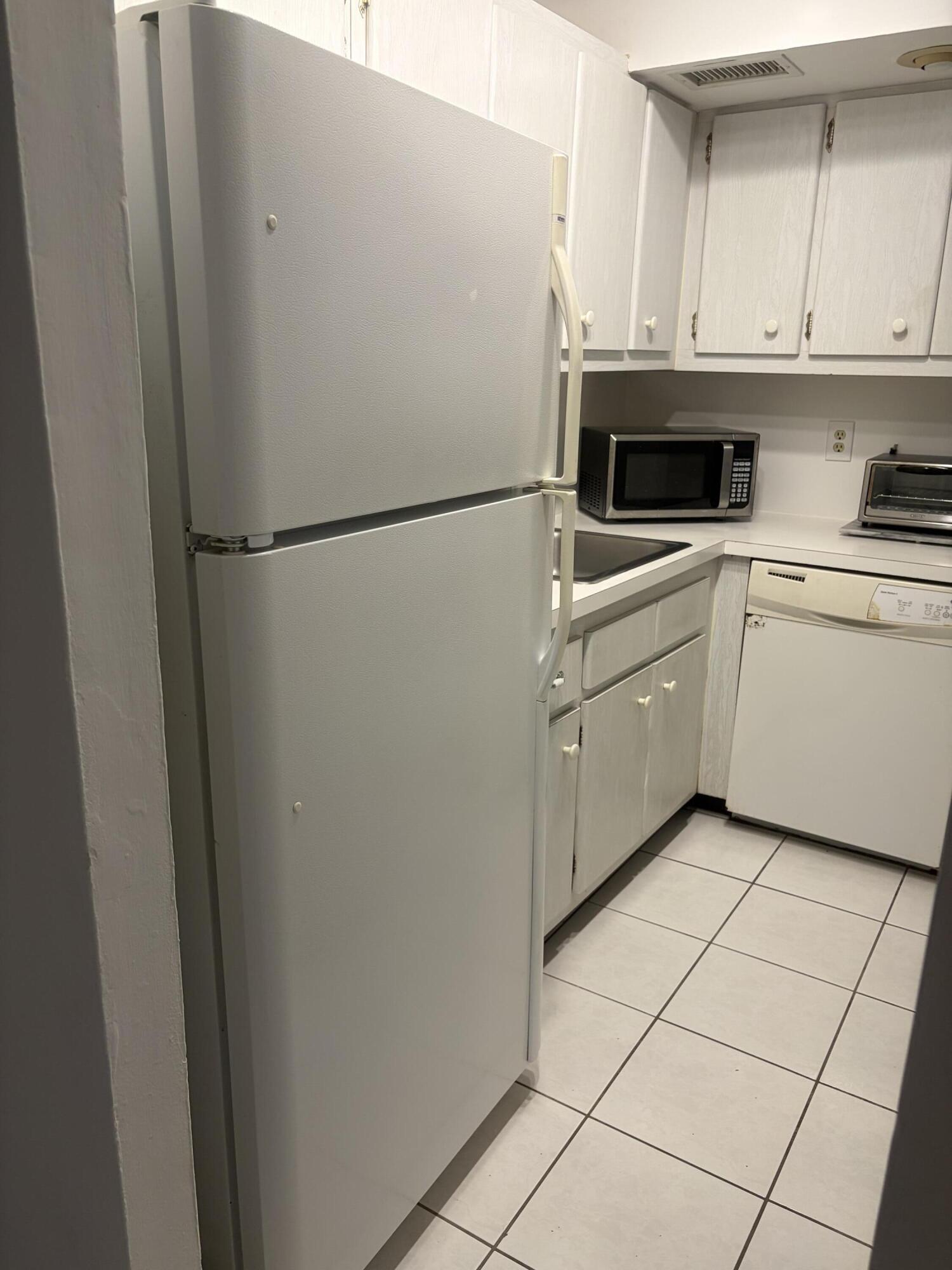 2400 NE 33rd Ave #202