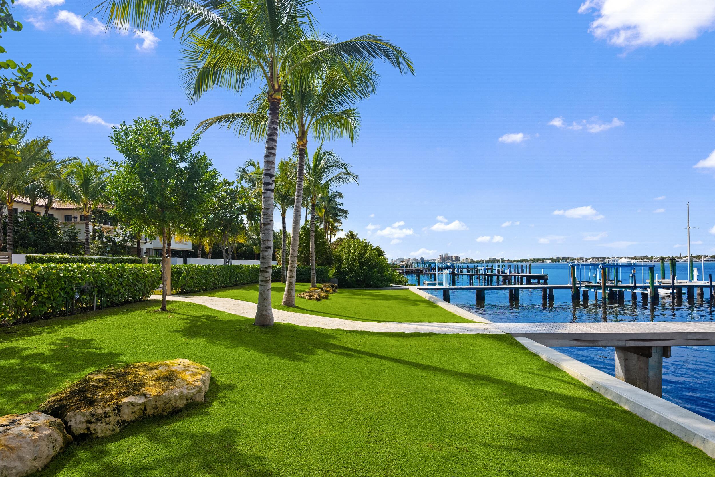 1265 N Lk Way Palm Beach, FL 33480