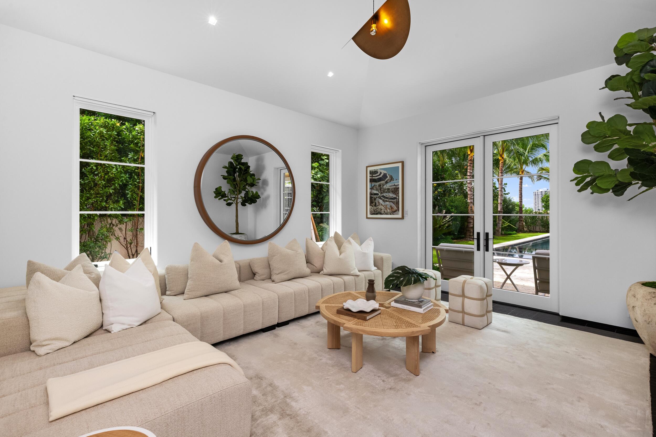 1265 N Lk Way Palm Beach, FL 33480