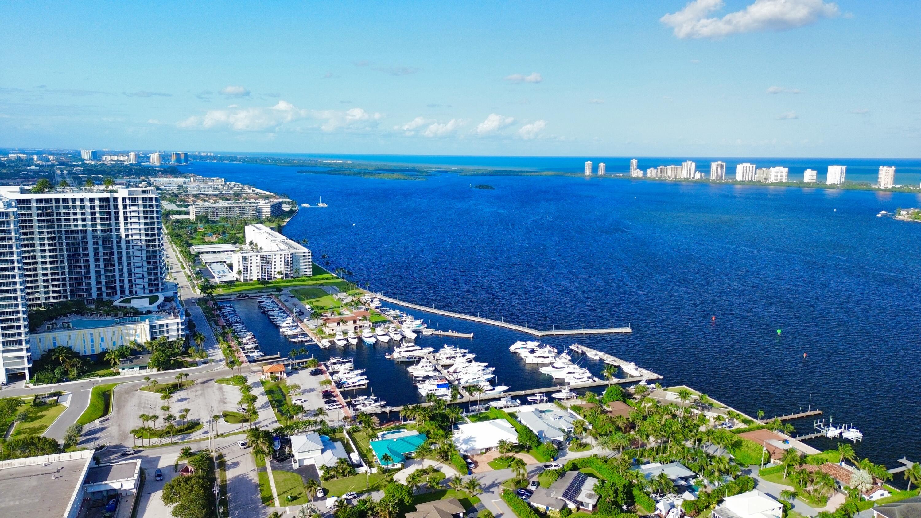 110 Shr Dr Riviera Beach, FL 33404