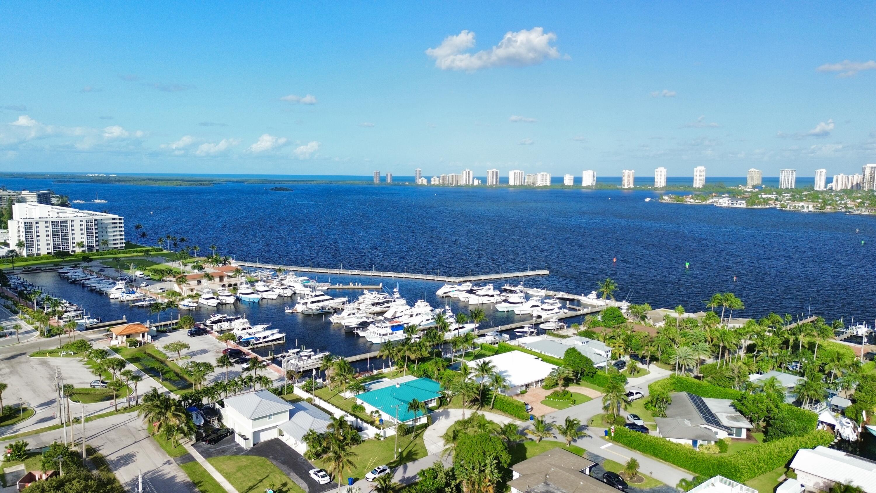 110 Shr Dr Riviera Beach, FL 33404