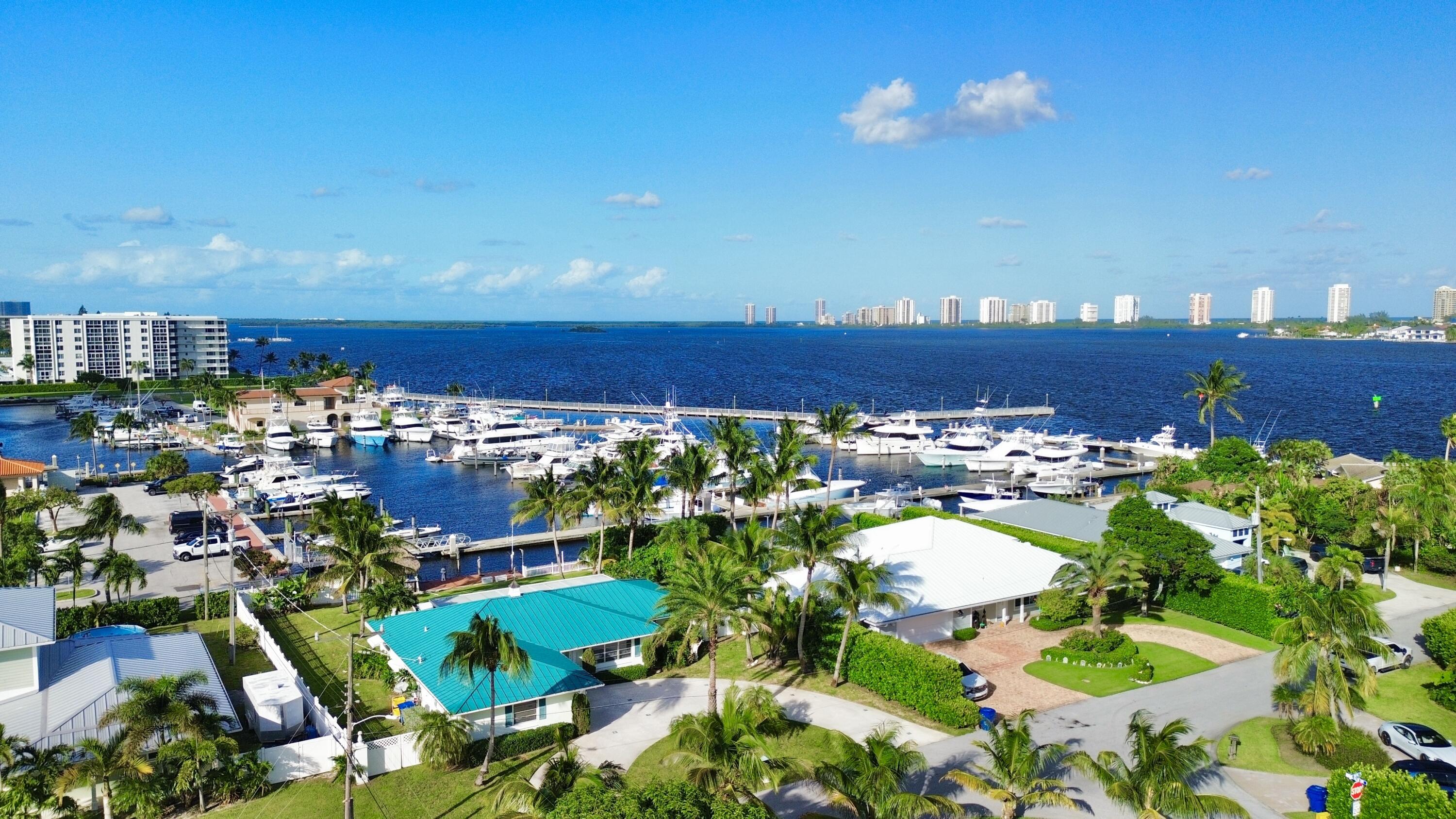 110 Shr Dr Riviera Beach, FL 33404