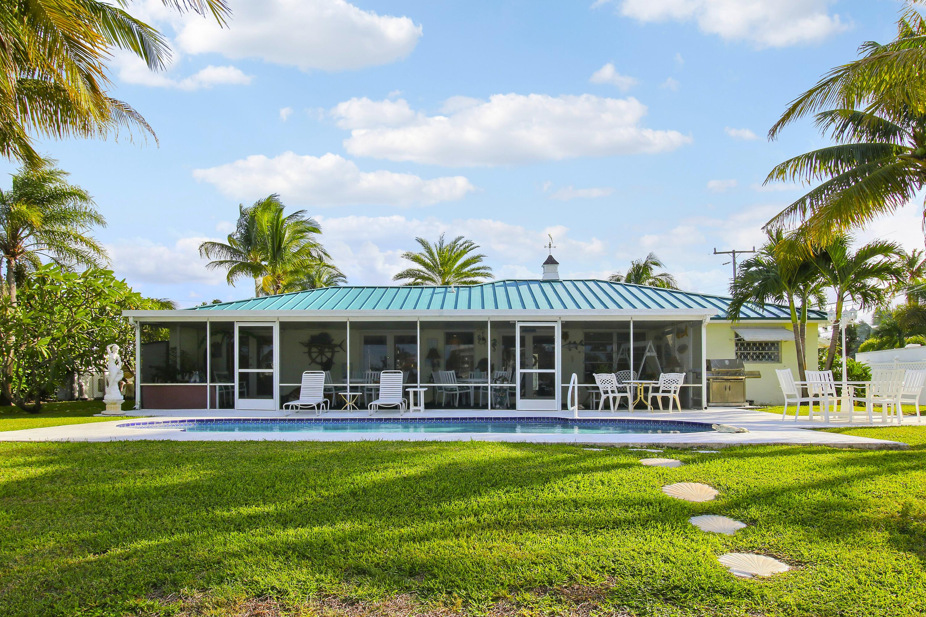 110 Shr Dr Riviera Beach, FL 33404