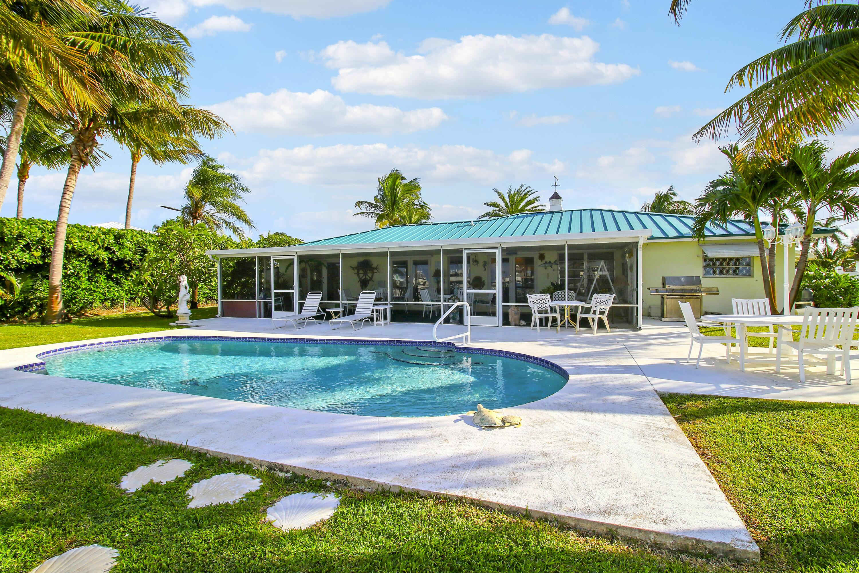 110 Shr Dr Riviera Beach, FL 33404