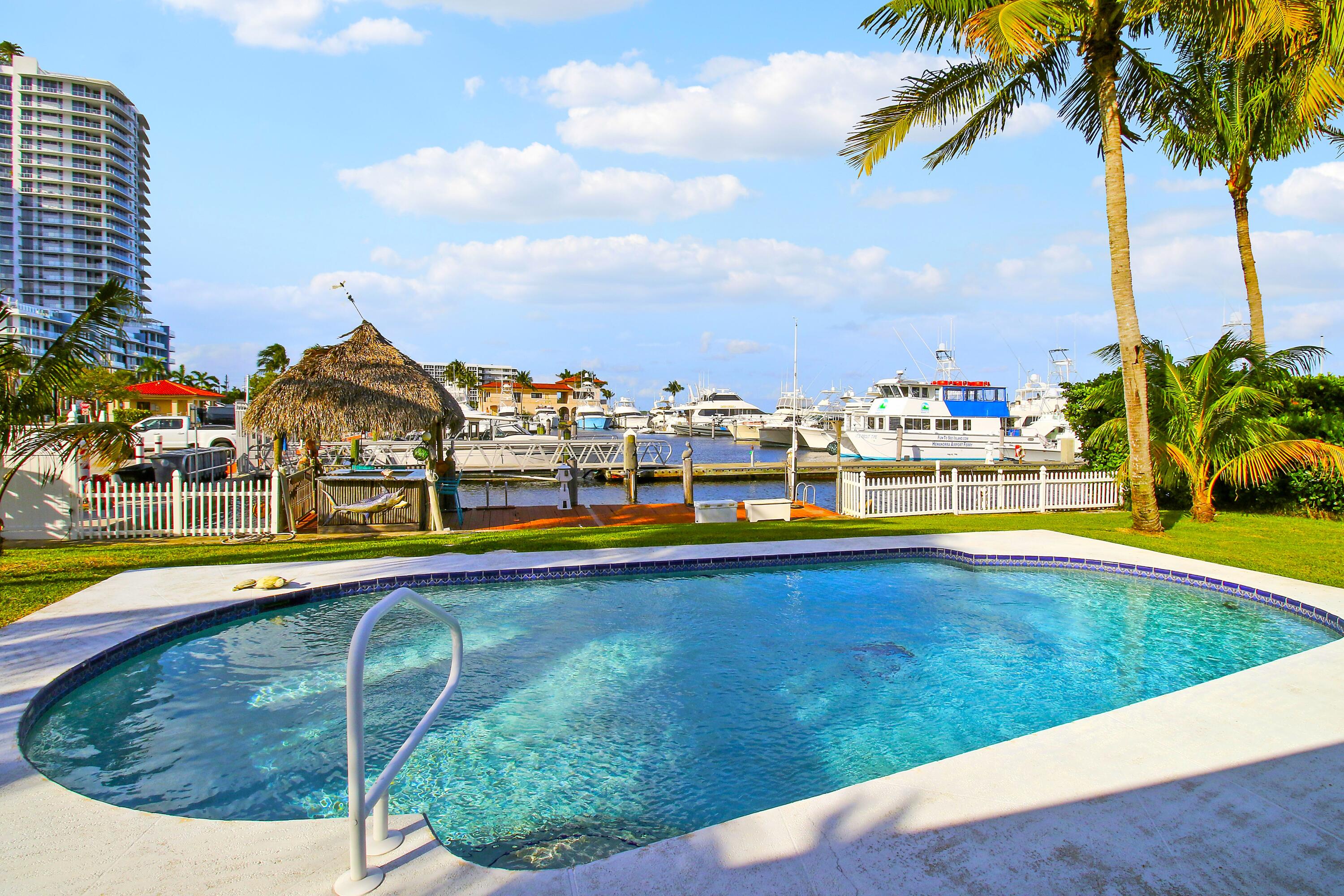 110 Shr Dr Riviera Beach, FL 33404