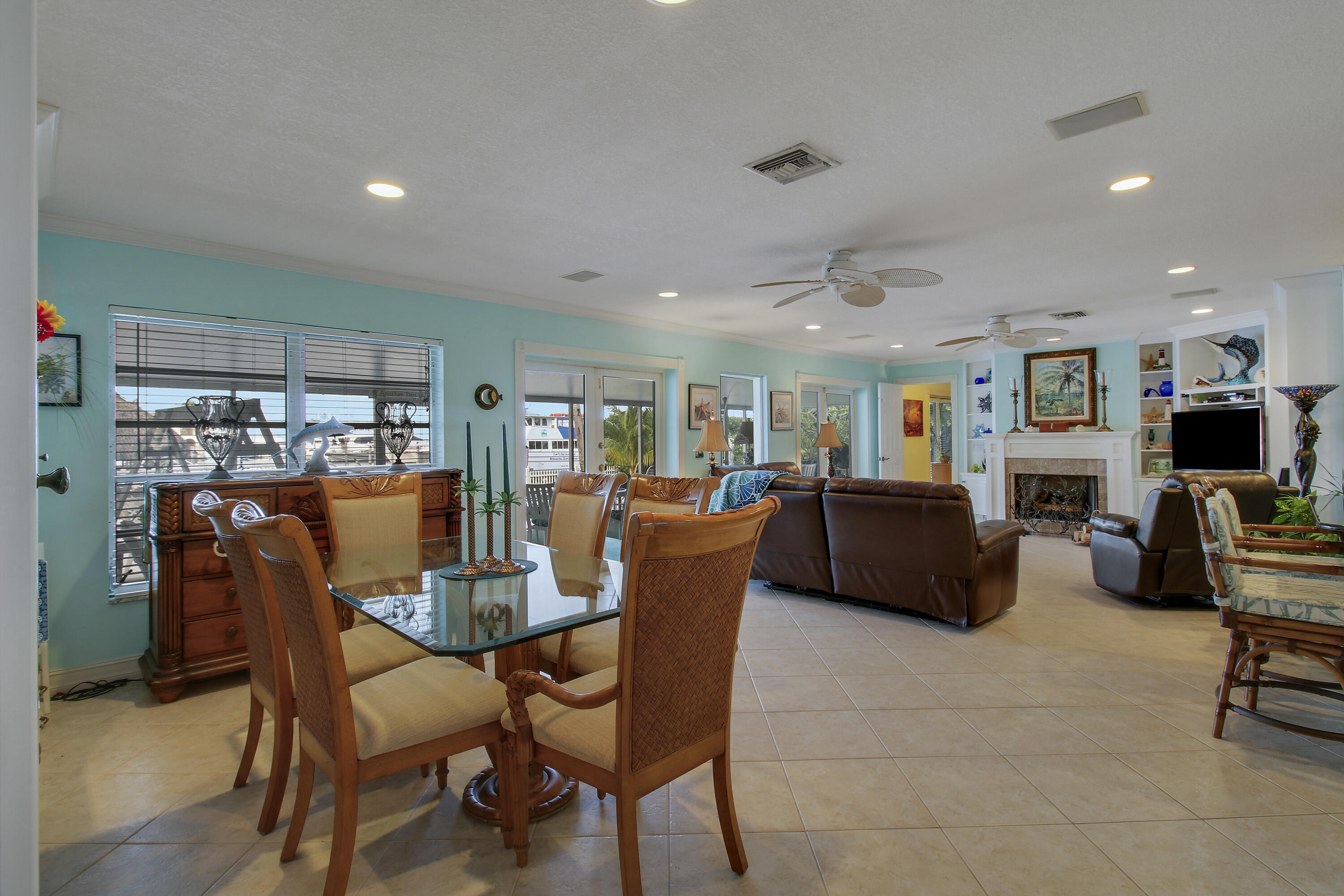 110 Shr Dr Riviera Beach, FL 33404