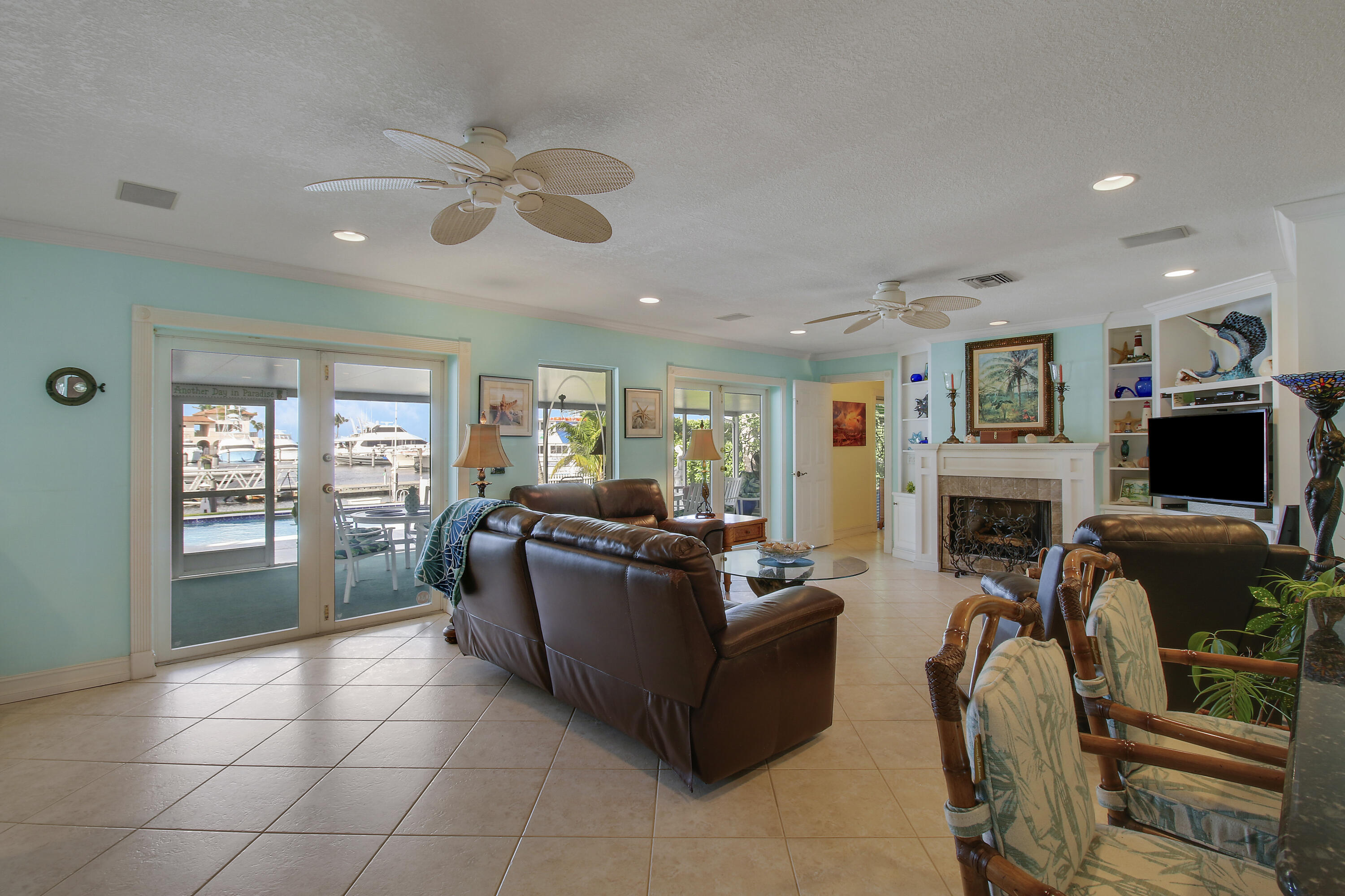 110 Shr Dr Riviera Beach, FL 33404