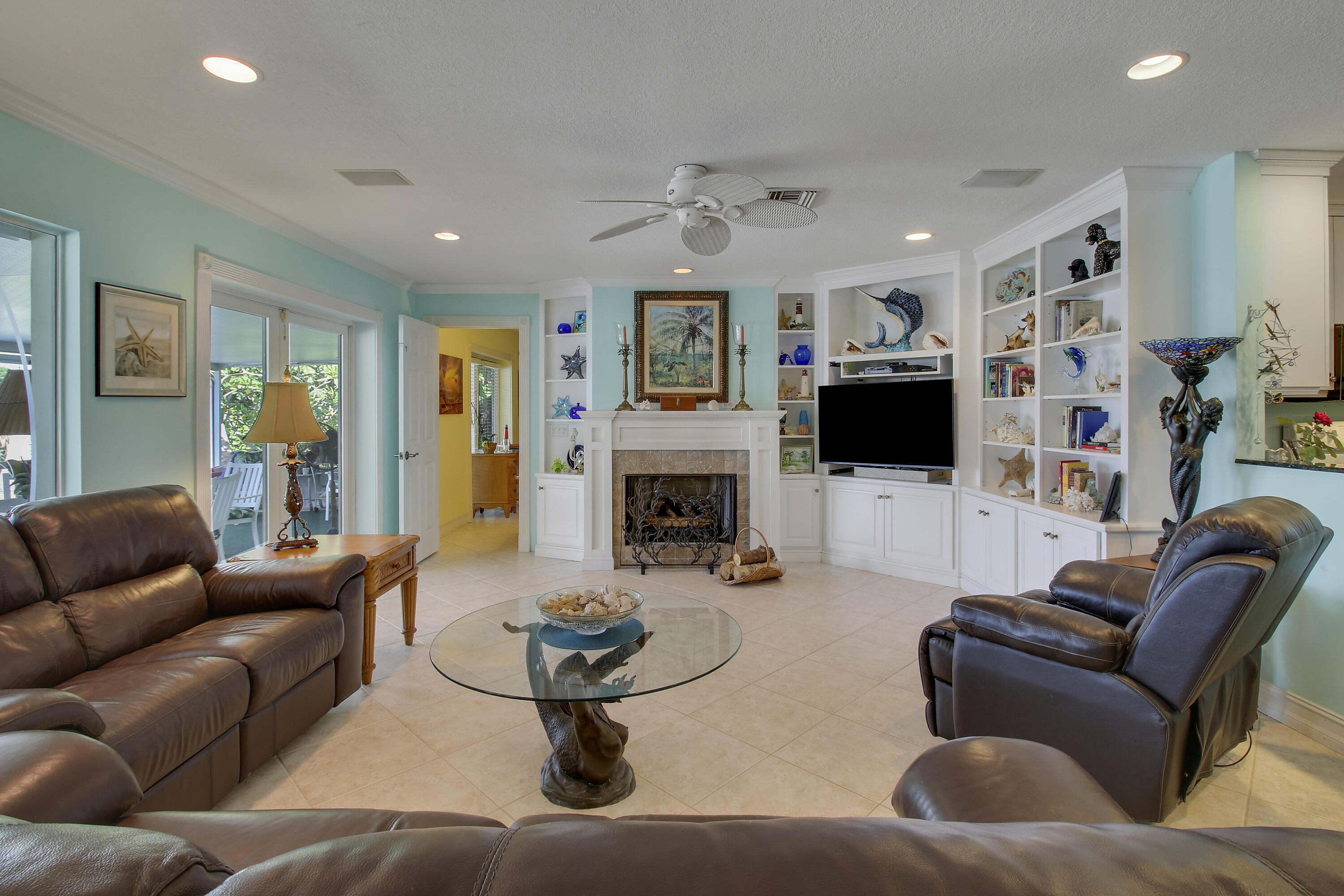 110 Shr Dr Riviera Beach, FL 33404