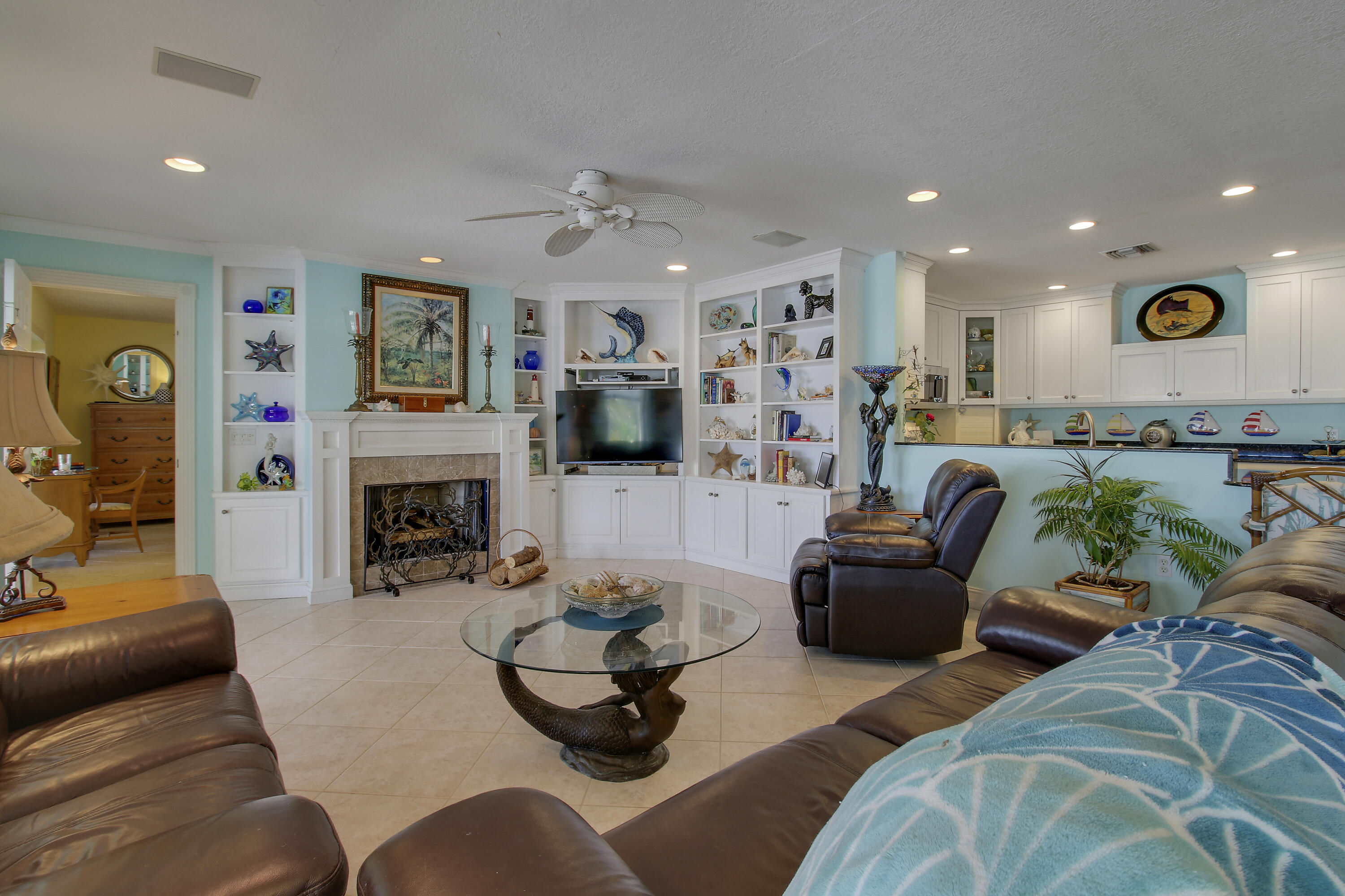 110 Shr Dr Riviera Beach, FL 33404